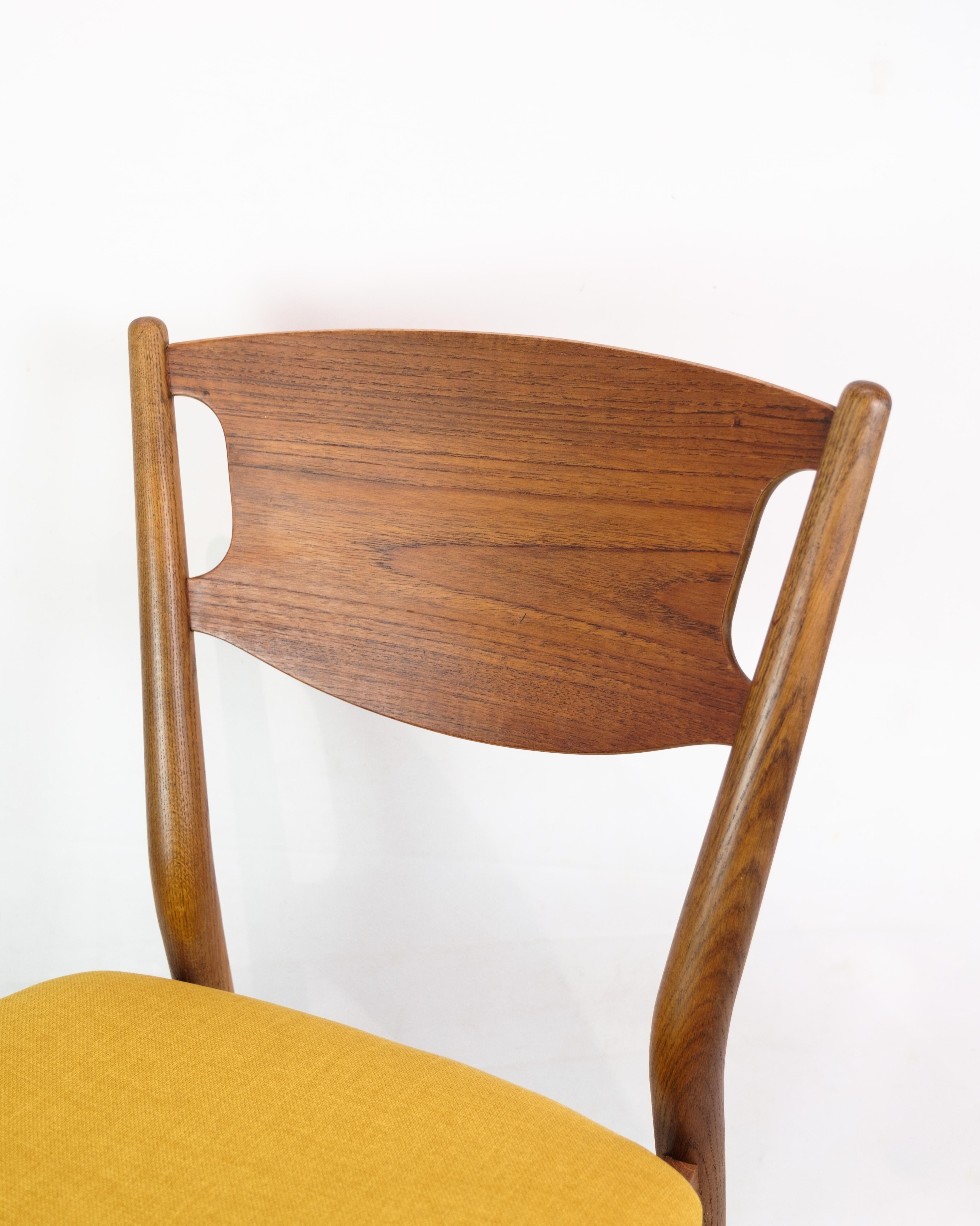 4 Dining Room Chairs, Danish Design, Teak Wood, Fabric Cover, 1960 For Sale 6