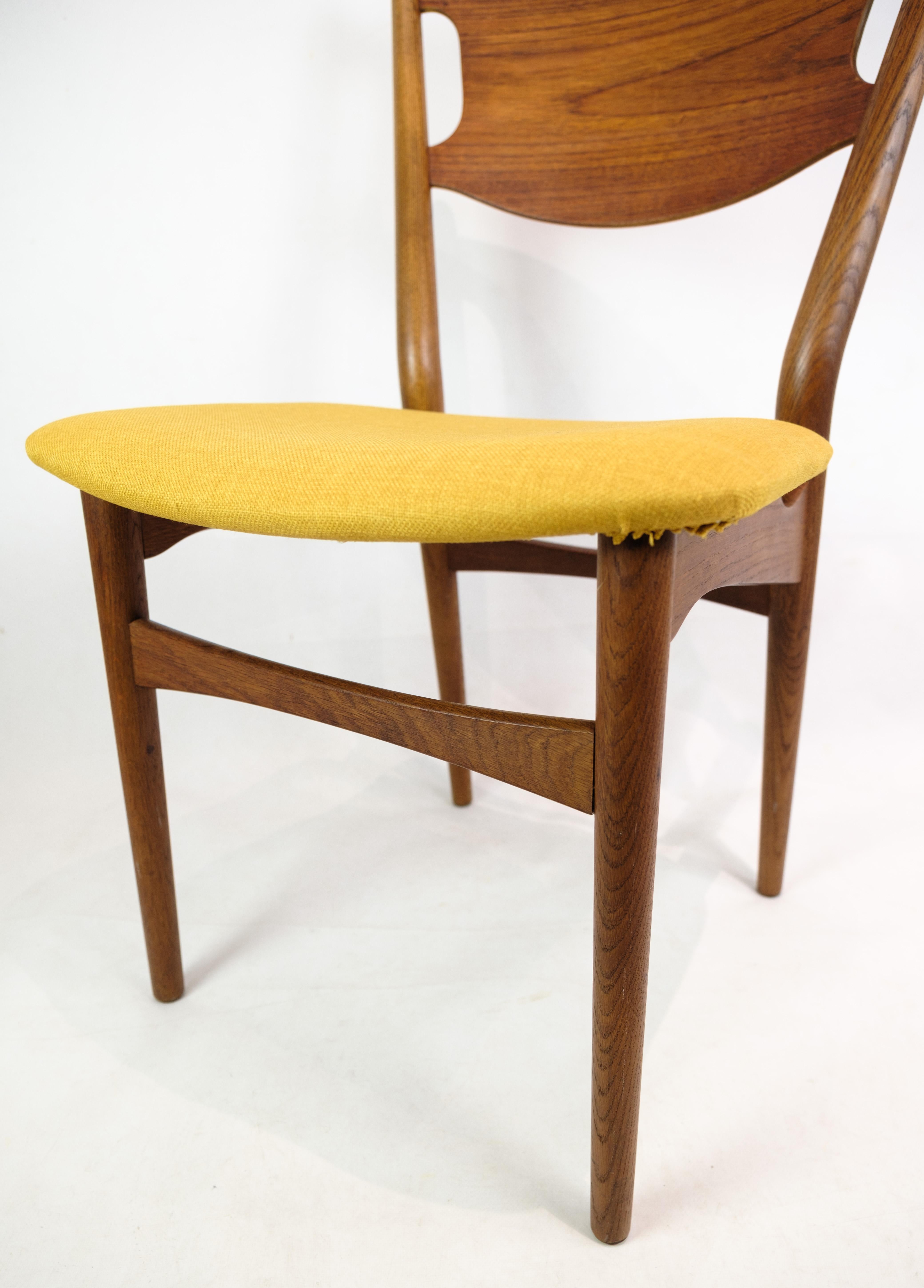 4 Dining Room Chairs, Danish Design, Teak Wood, Fabric Cover, 1960 For Sale 7