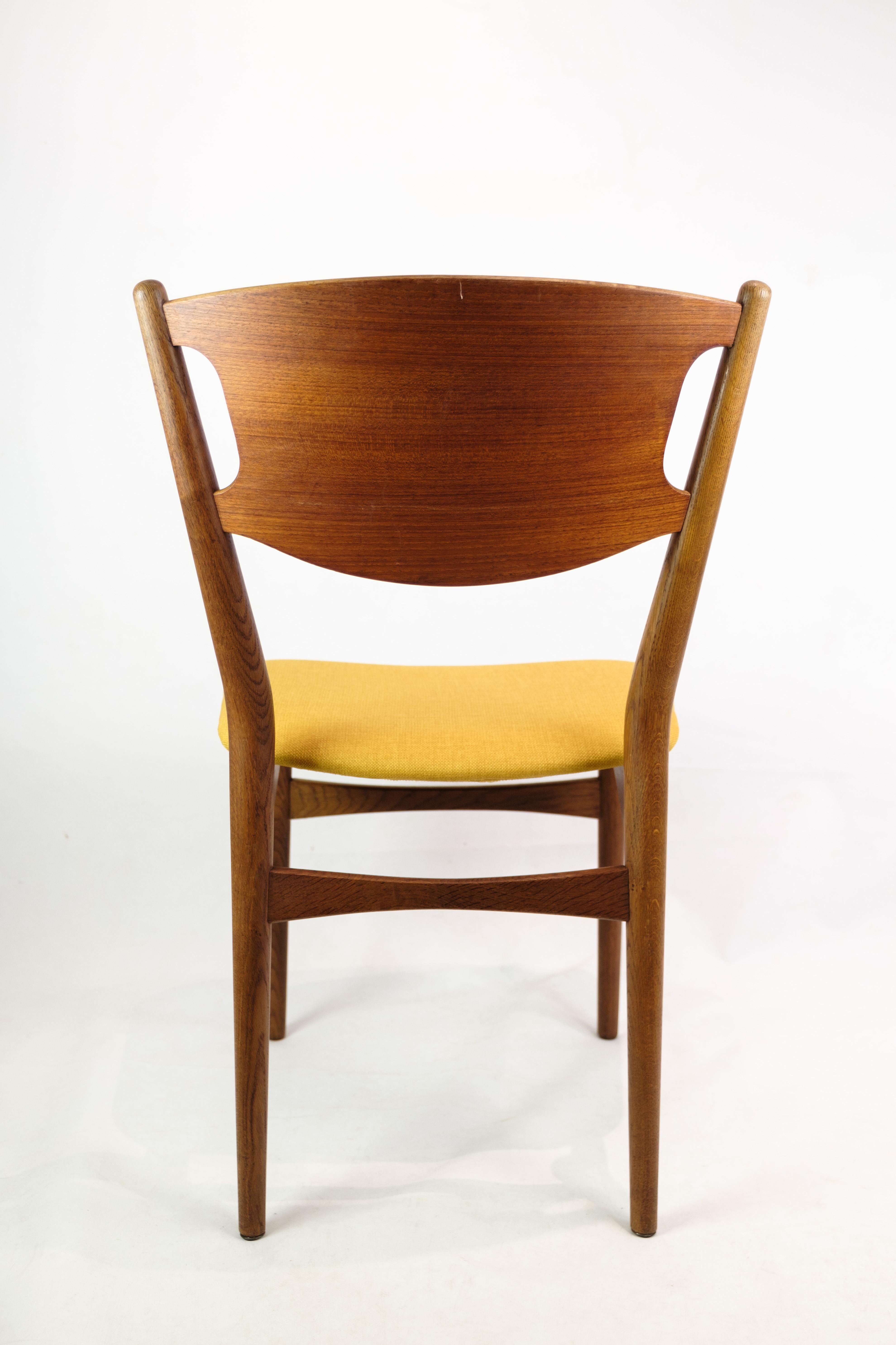 4 Dining Room Chairs, Danish Design, Teak Wood, Fabric Cover, 1960 In Good Condition For Sale In Lejre, DK