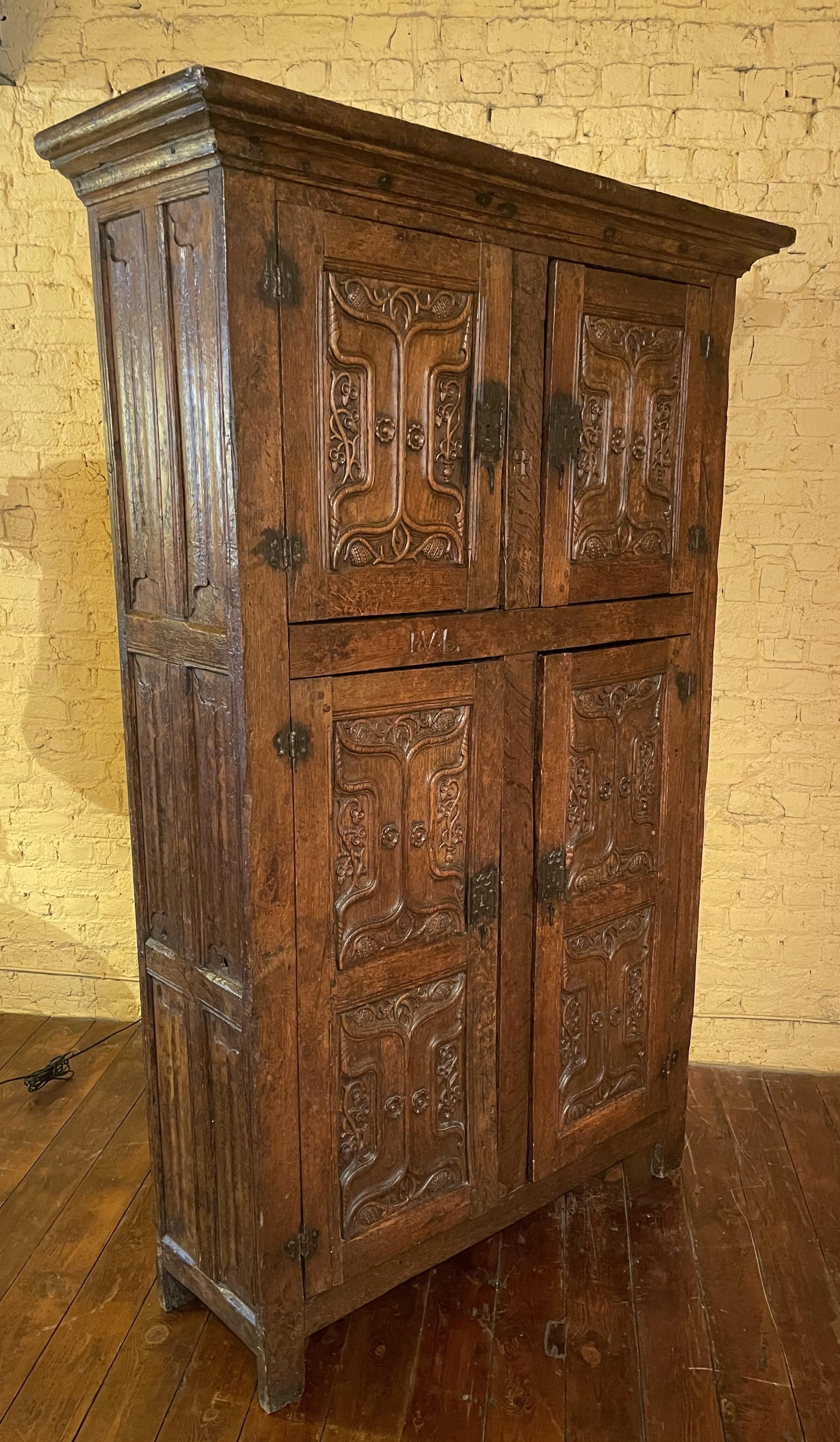 4 Doors Cupboard or Wardrobe Gothic Period in Oak, 15th Century For Sale 11