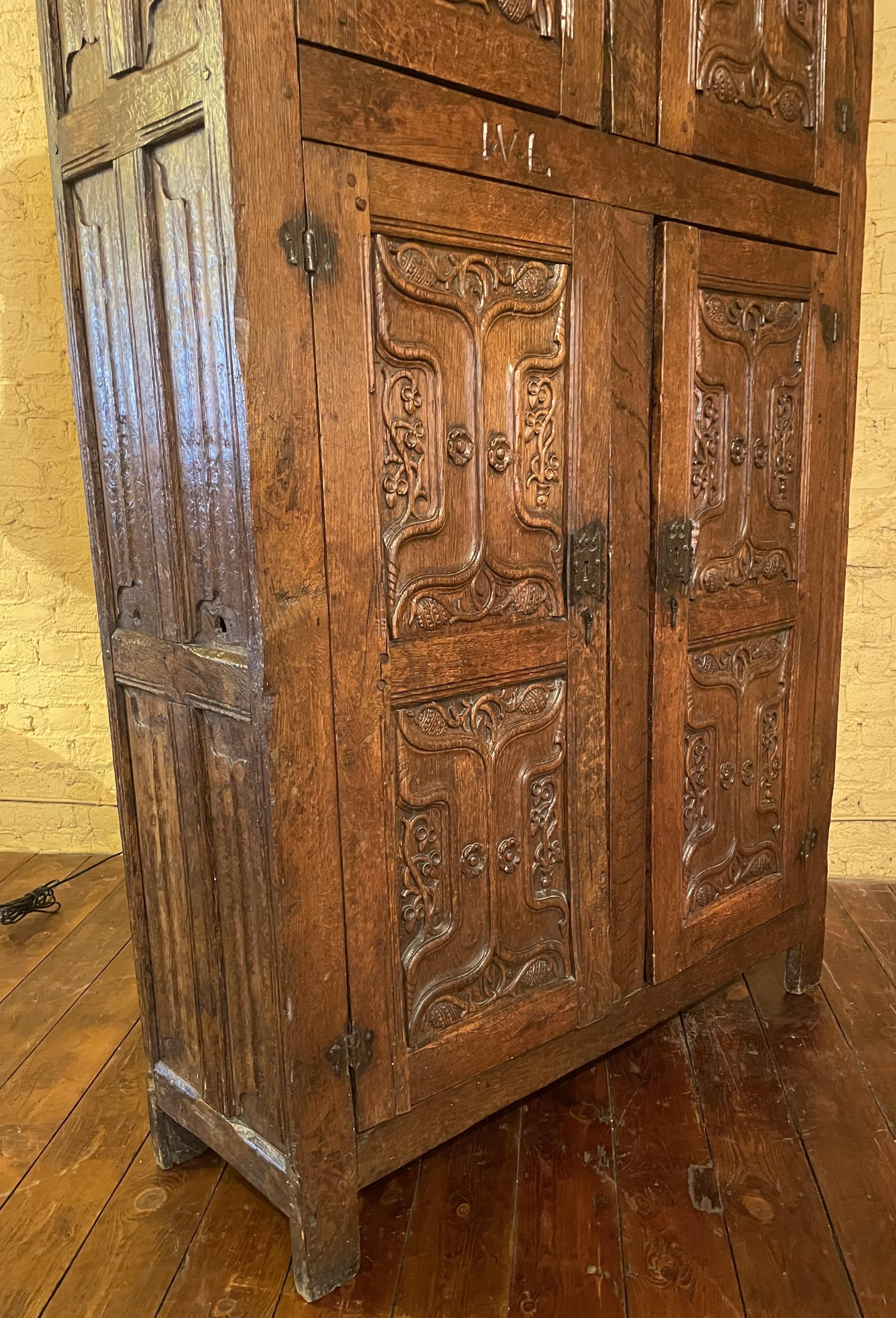 4 Doors Cupboard or Wardrobe Gothic Period in Oak, 15th Century For Sale 12