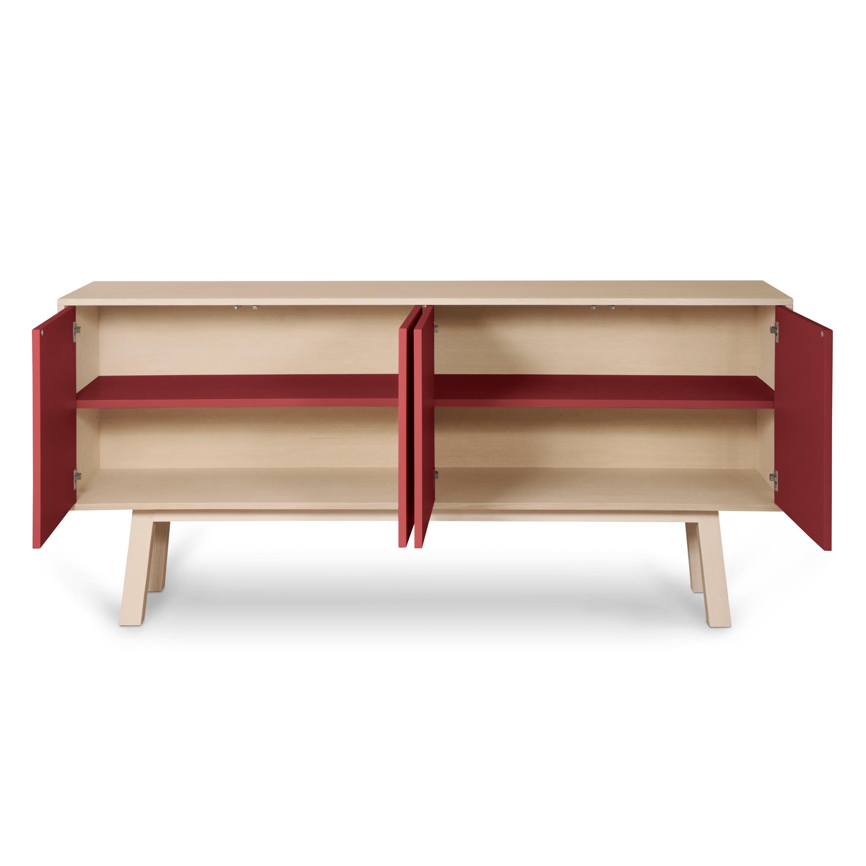 Credenza alta francese a 4 ante rossa di design scandinavo, di Eric Gizard Paris in vendita 1