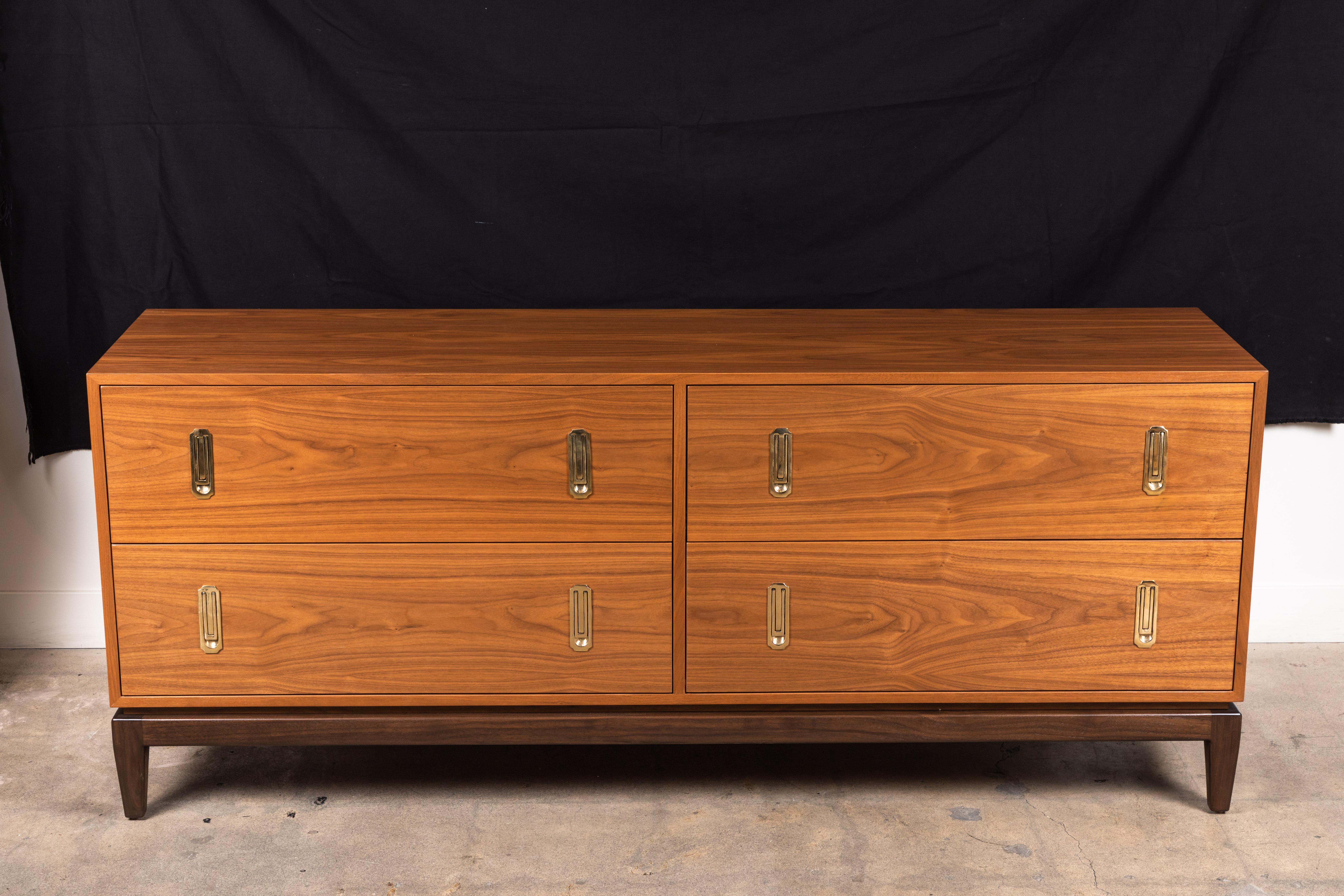4-Drawer Arcadia Chest by Lawson-Fenning In Excellent Condition For Sale In Los Angeles, CA