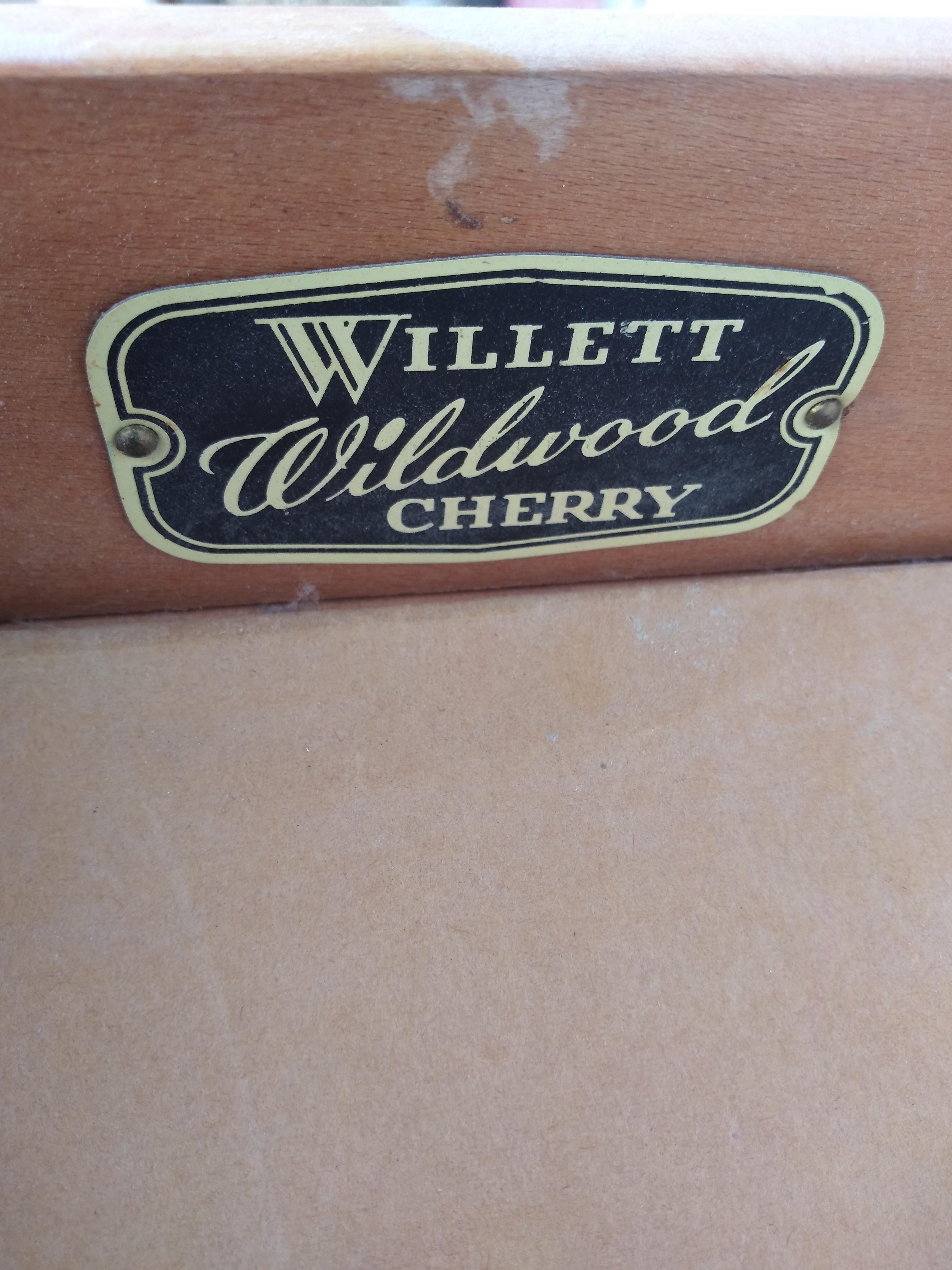 Segreteria a 4 cassetti Willett Wildwood Cherry In condizioni buone in vendita a Pasadena, TX