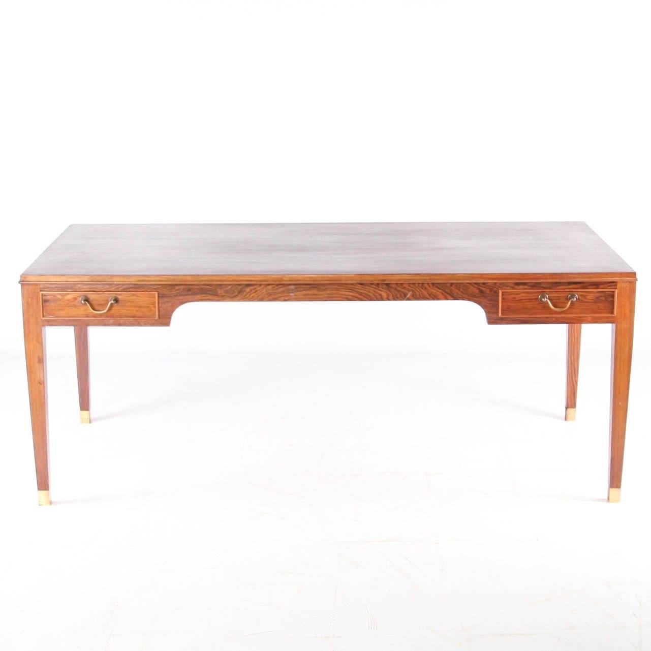 Table basse à 4 tiroirs en vente 3