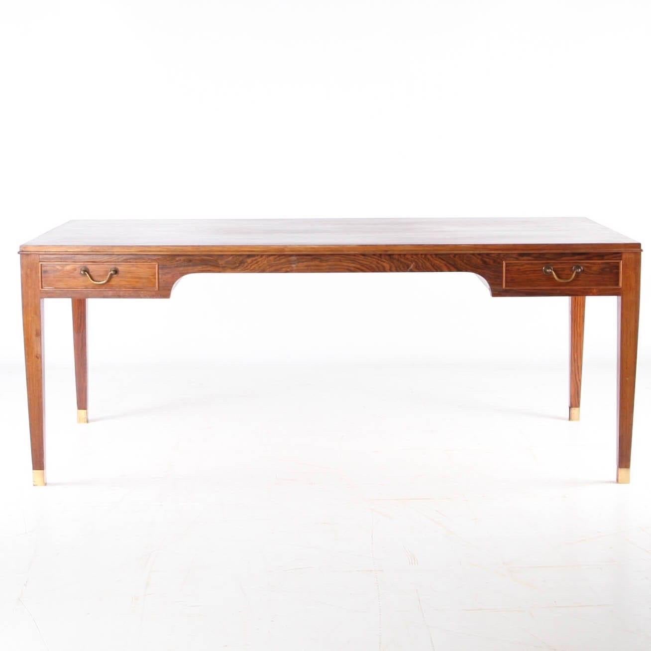 Table basse à 4 tiroirs en vente 4