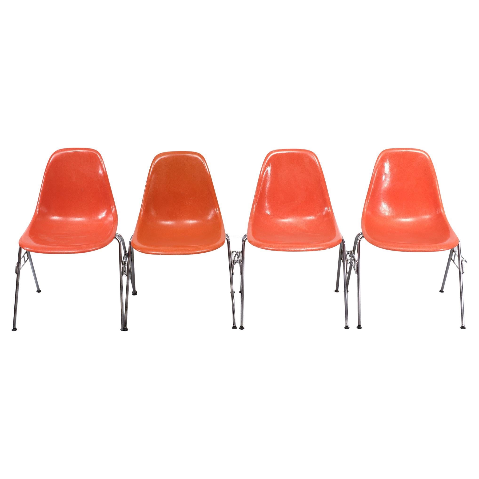 4 DSS Chairs Charles & Ray Eames for Herman Miller, 1974 In Good Condition In Den Haag, NL