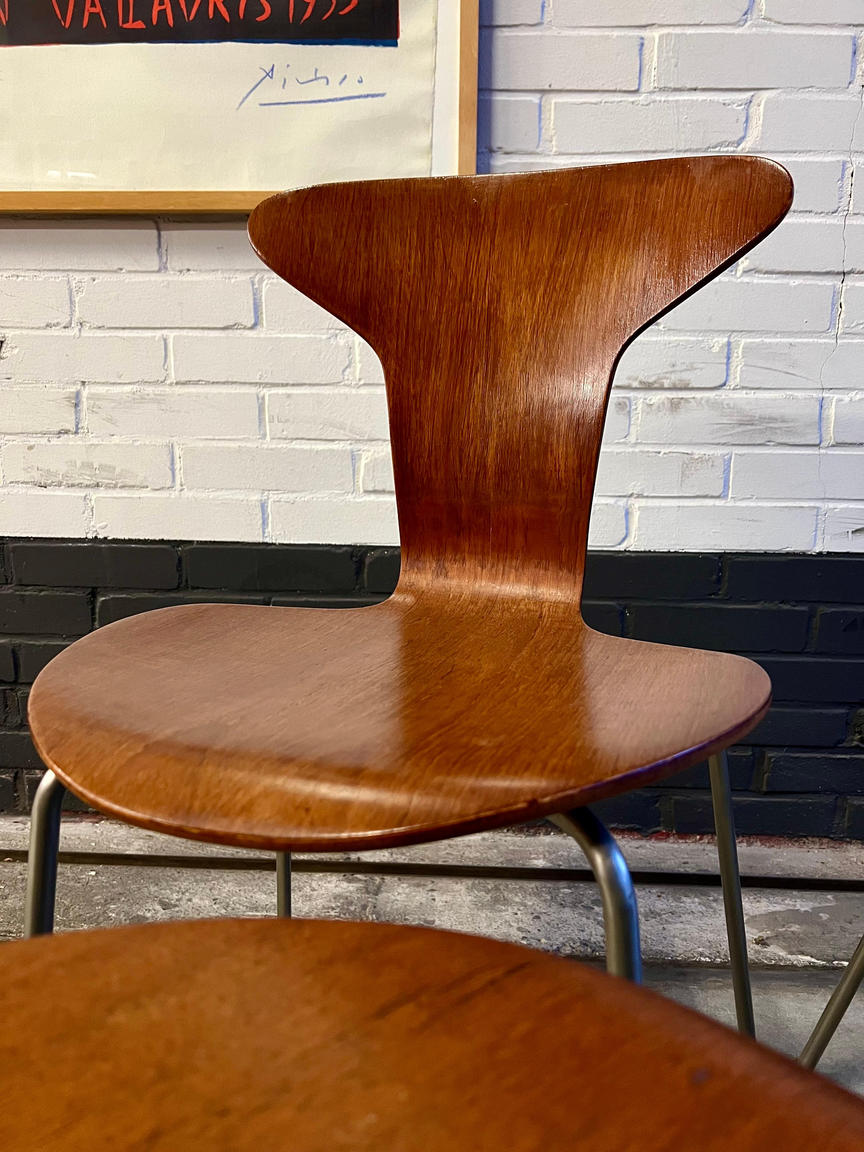 Mid-Century Modern 4 Early dining chairs by Arne Jacobsen for Fritz Hansen, 1957 For Sale