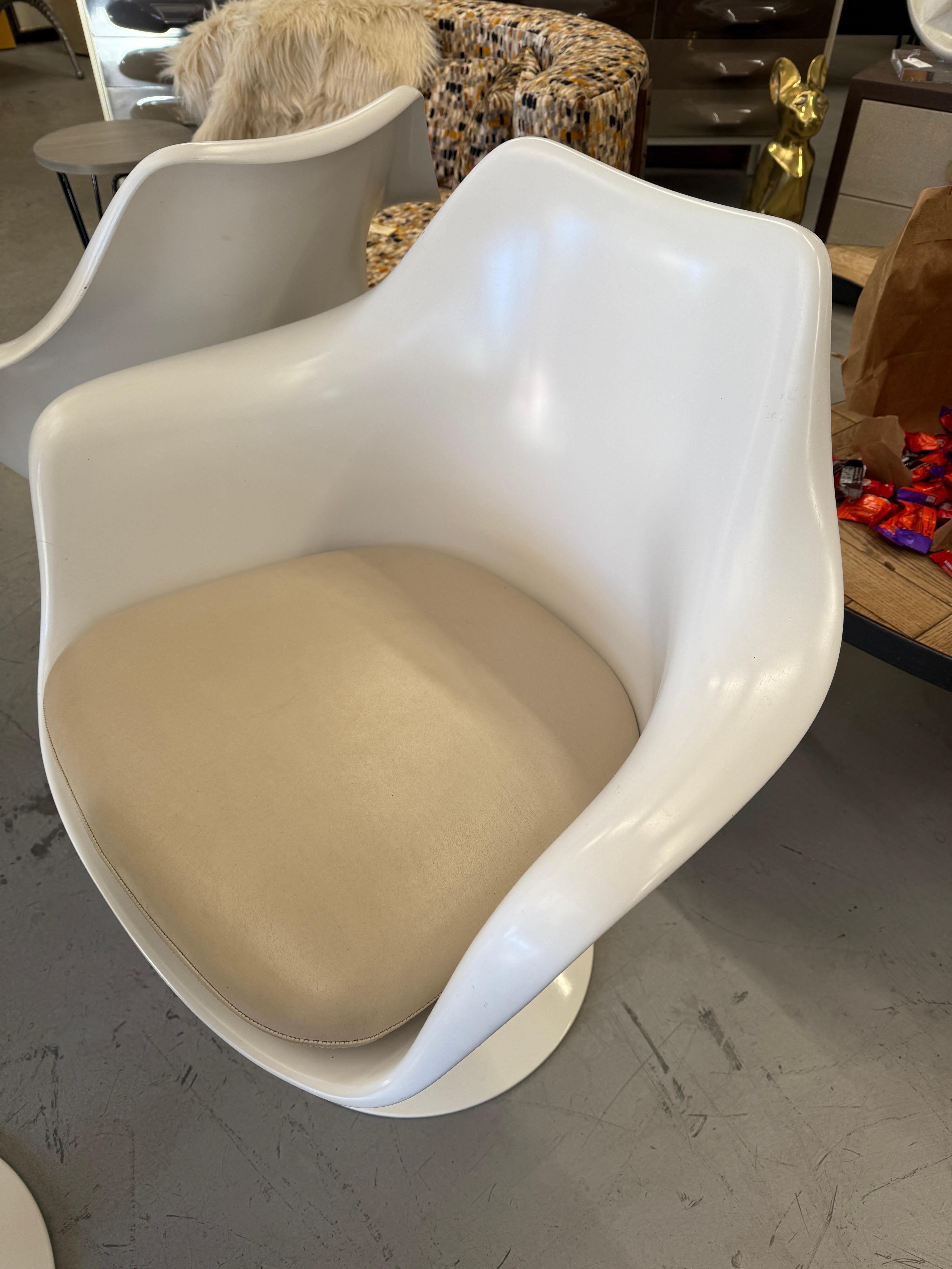 Contemporary 4 Eero Saarinen for Knoll Tulip Swivel Armchairs with Leather Seats