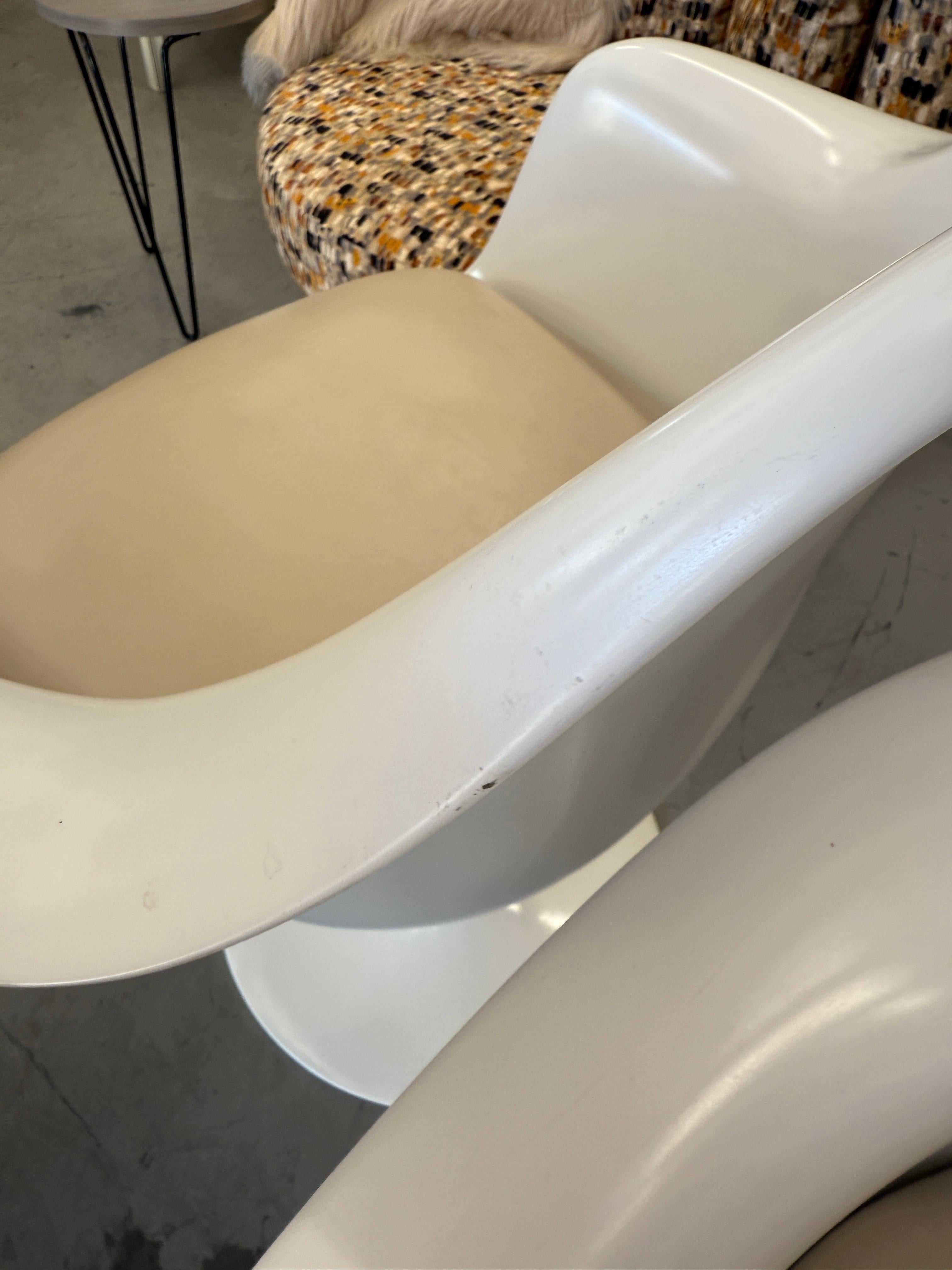 4 Eero Saarinen for Knoll Tulip Swivel Armchairs with Leather Seats 1
