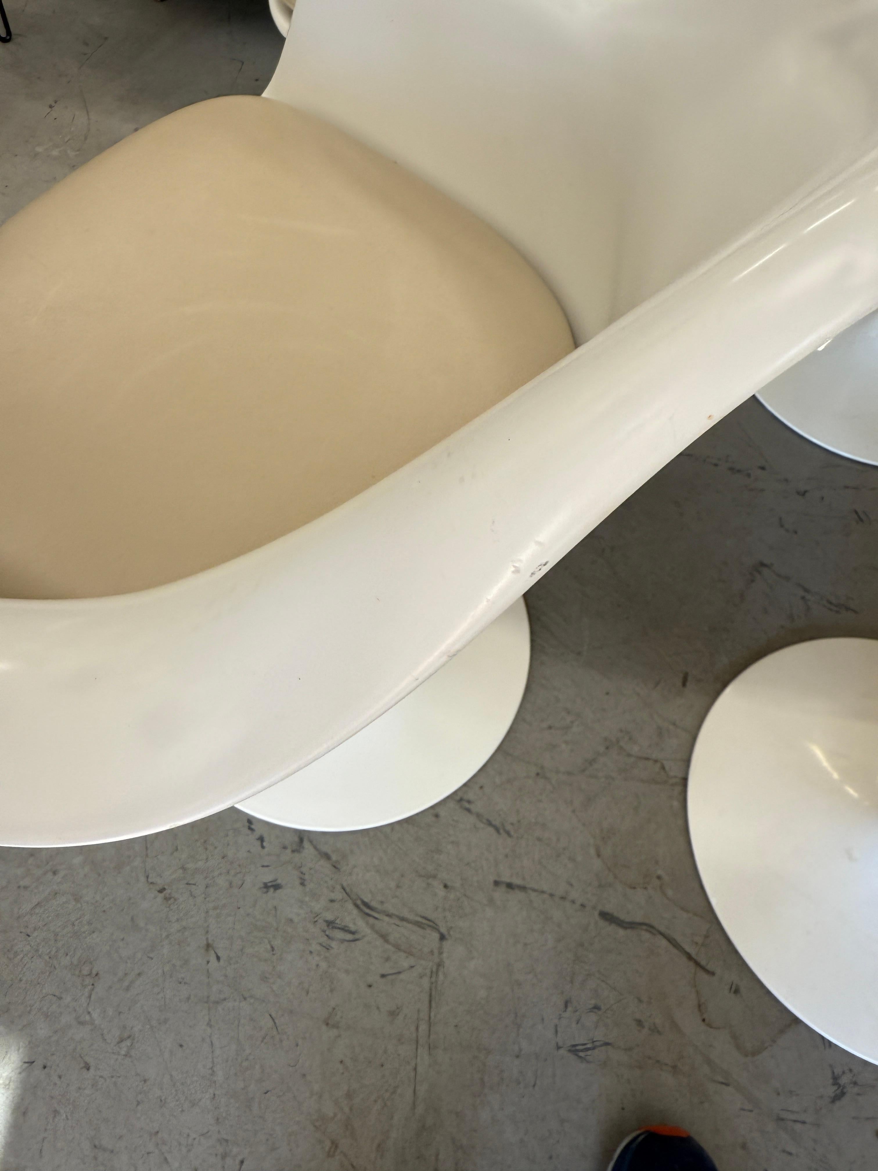 4 Eero Saarinen for Knoll Tulip Swivel Armchairs with Leather Seats 2