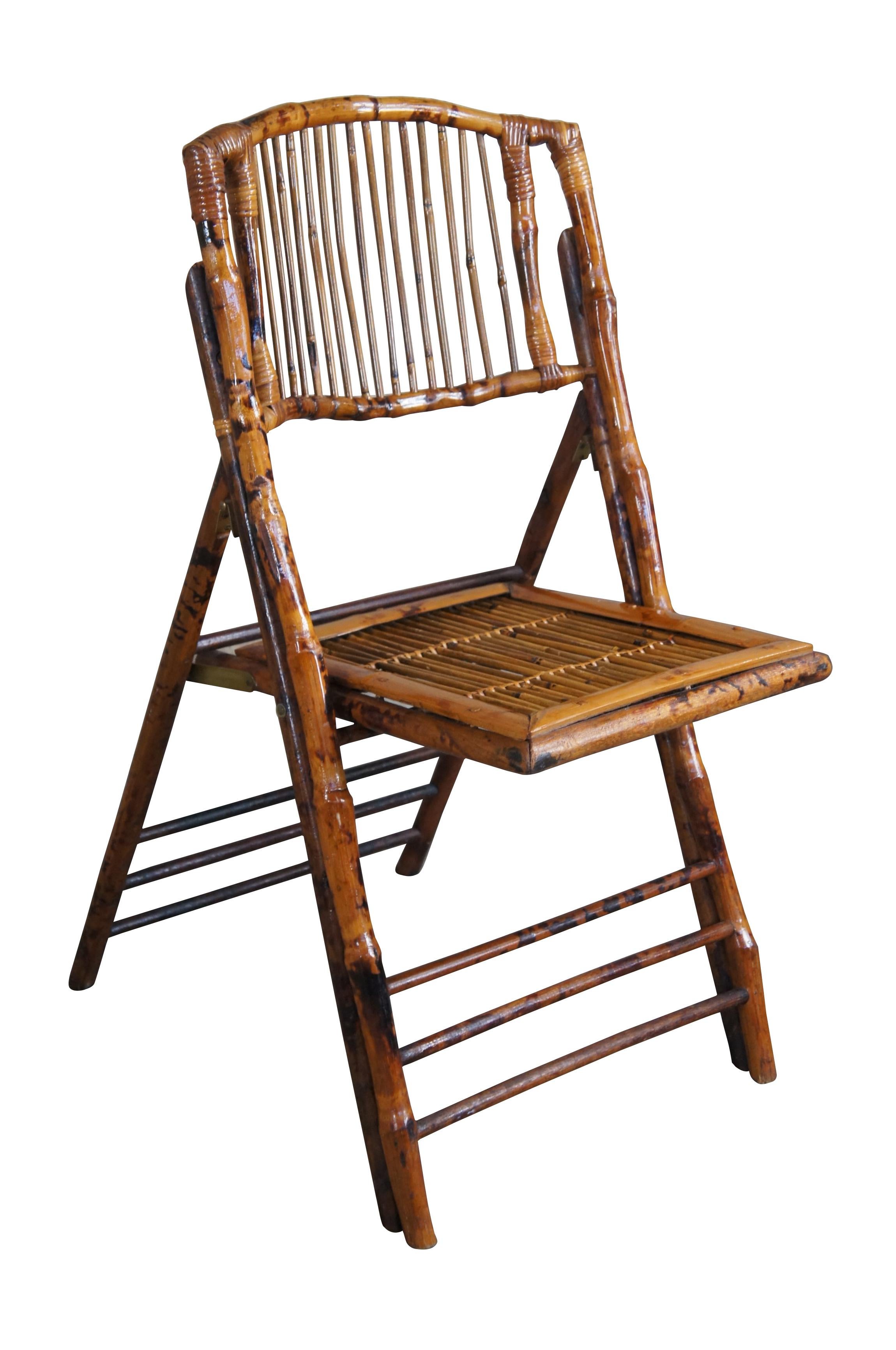 4 Chaises d'appoint pliantes en bambou et rotin de style anglais du milieu du siècle, dossier à lamelles Bon état - En vente à Dayton, OH