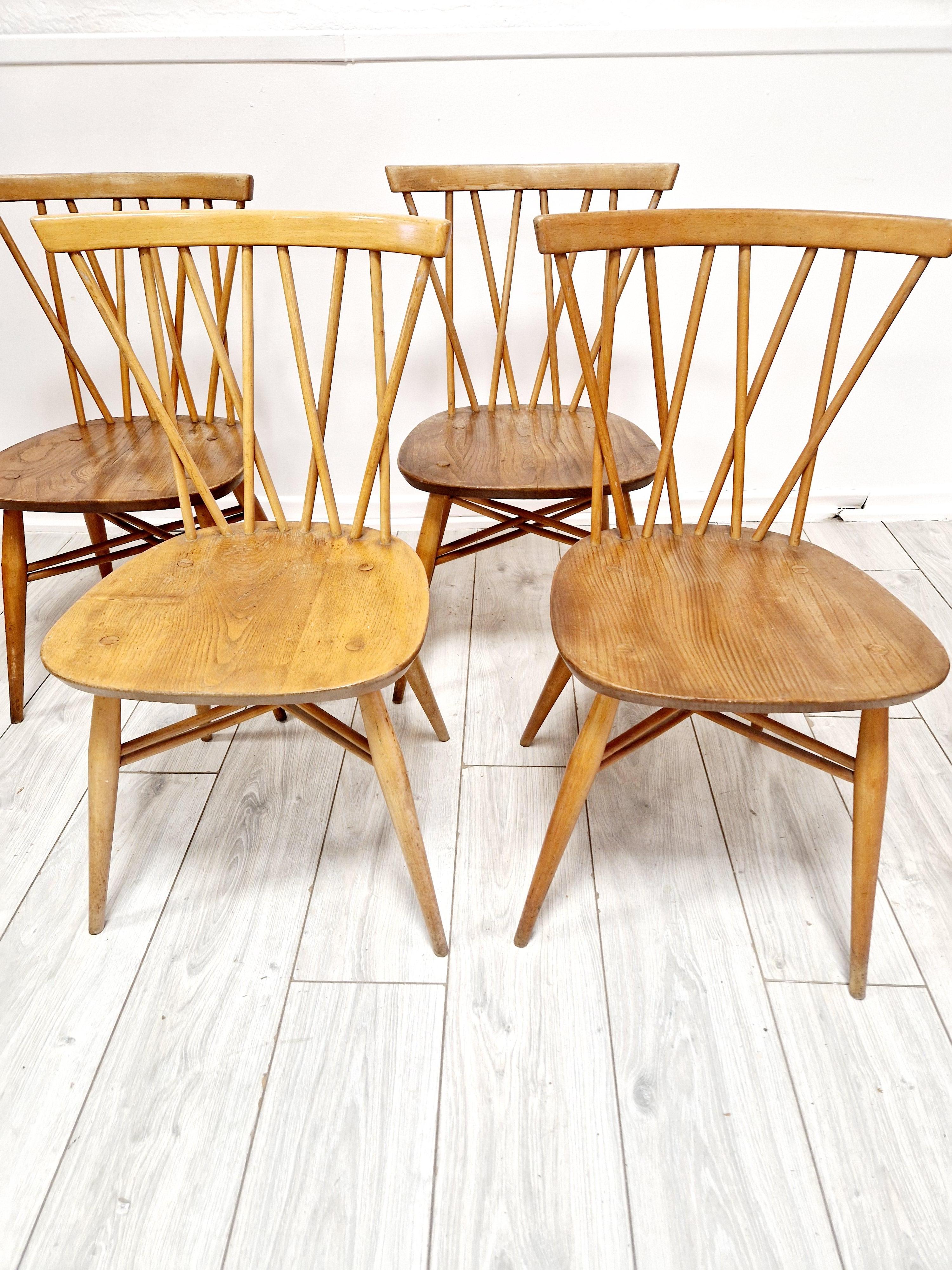 4 Sedie da pranzo con schienale a candelabro di Ercol del Medioevo in vendita 1