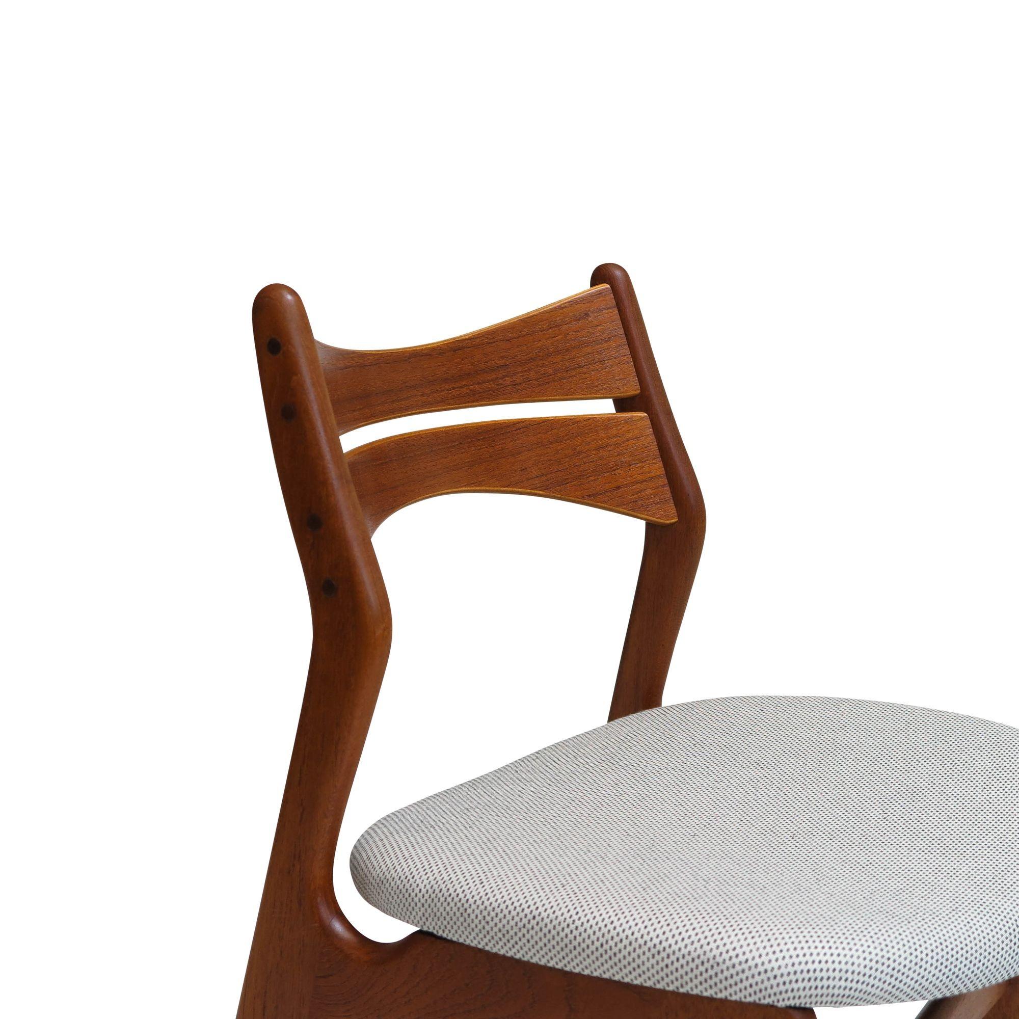 Oiled 4 Erik Buck Teak Danish Dining Chairs For Sale