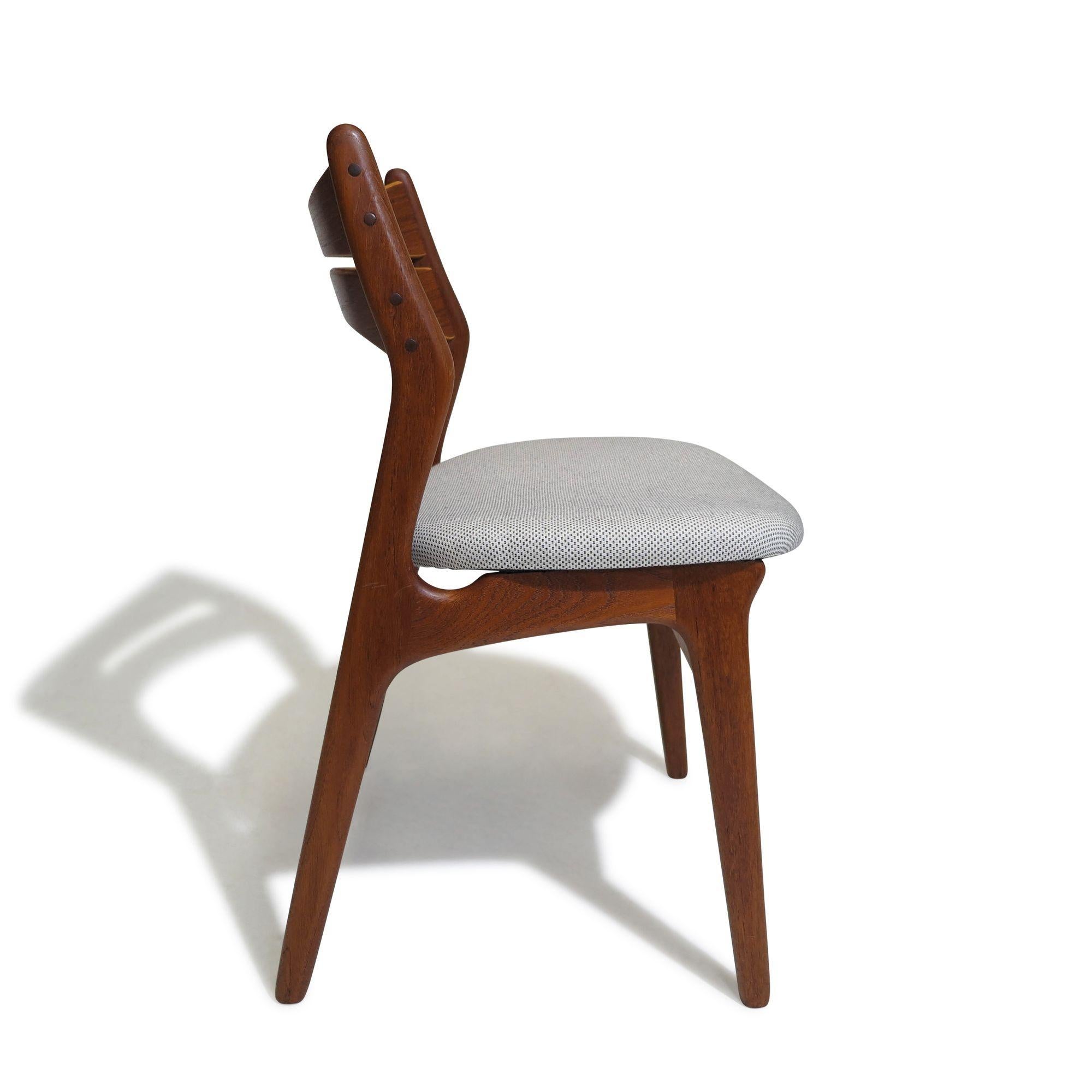4 Erik Buck Teak Danish Dining Chairs In Excellent Condition For Sale In Oakland, CA