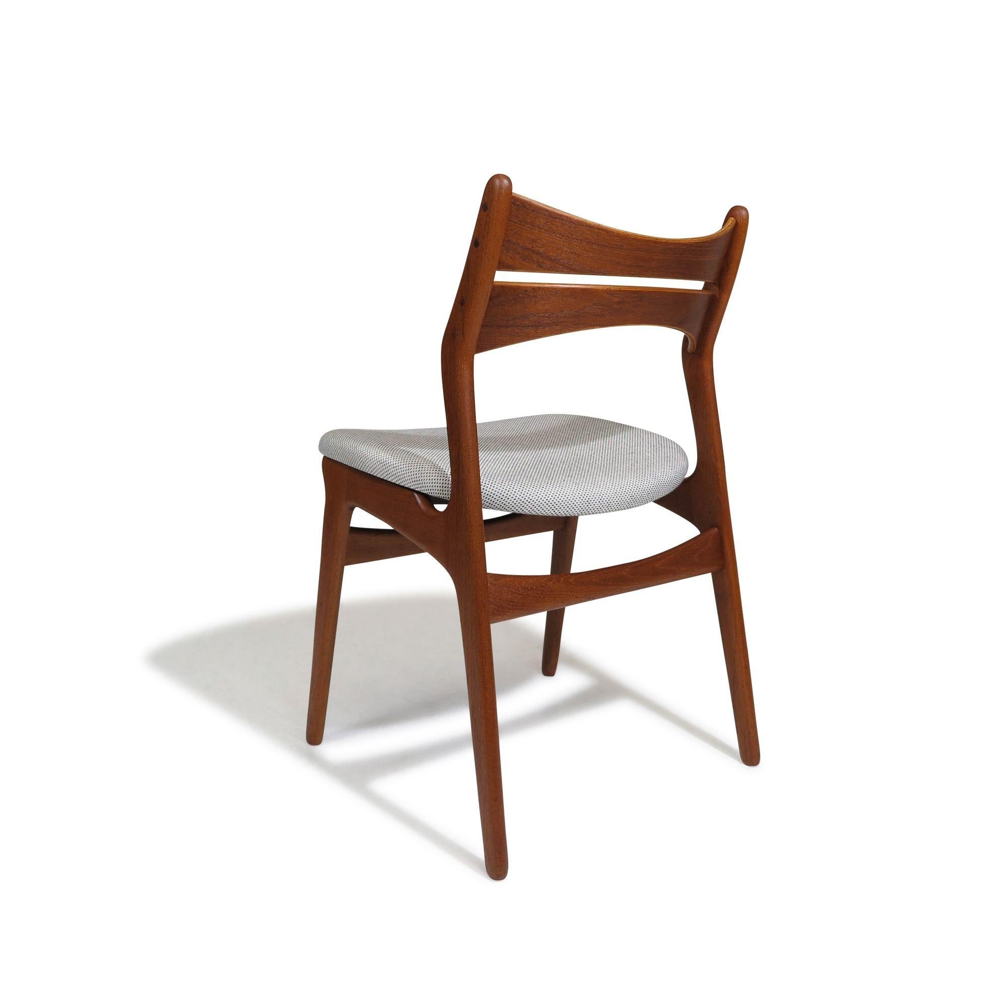 20th Century 4 Erik Buck Teak Danish Dining Chairs For Sale
