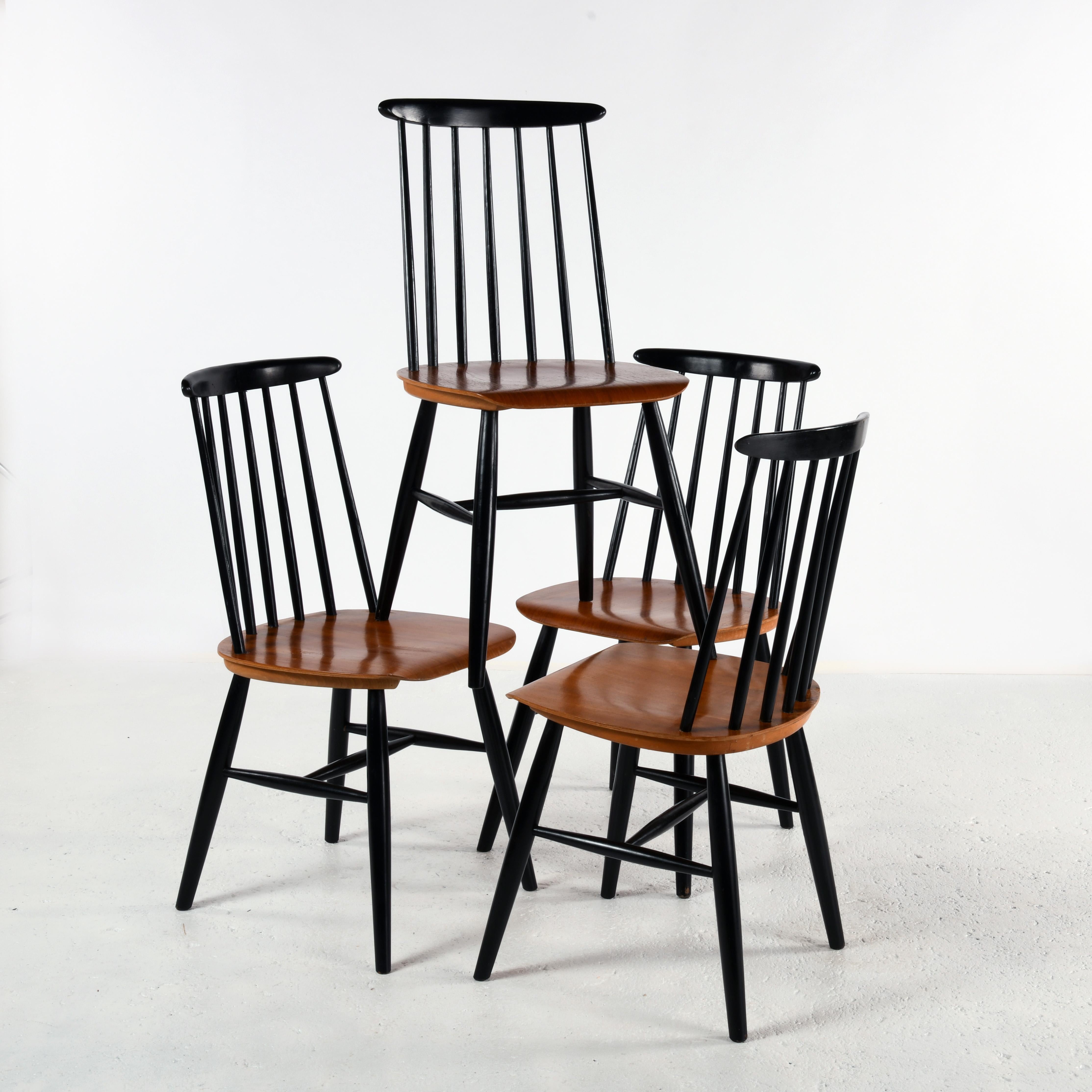 Finnish 4 Fanett chair designed by Ilmari Tapiovaara