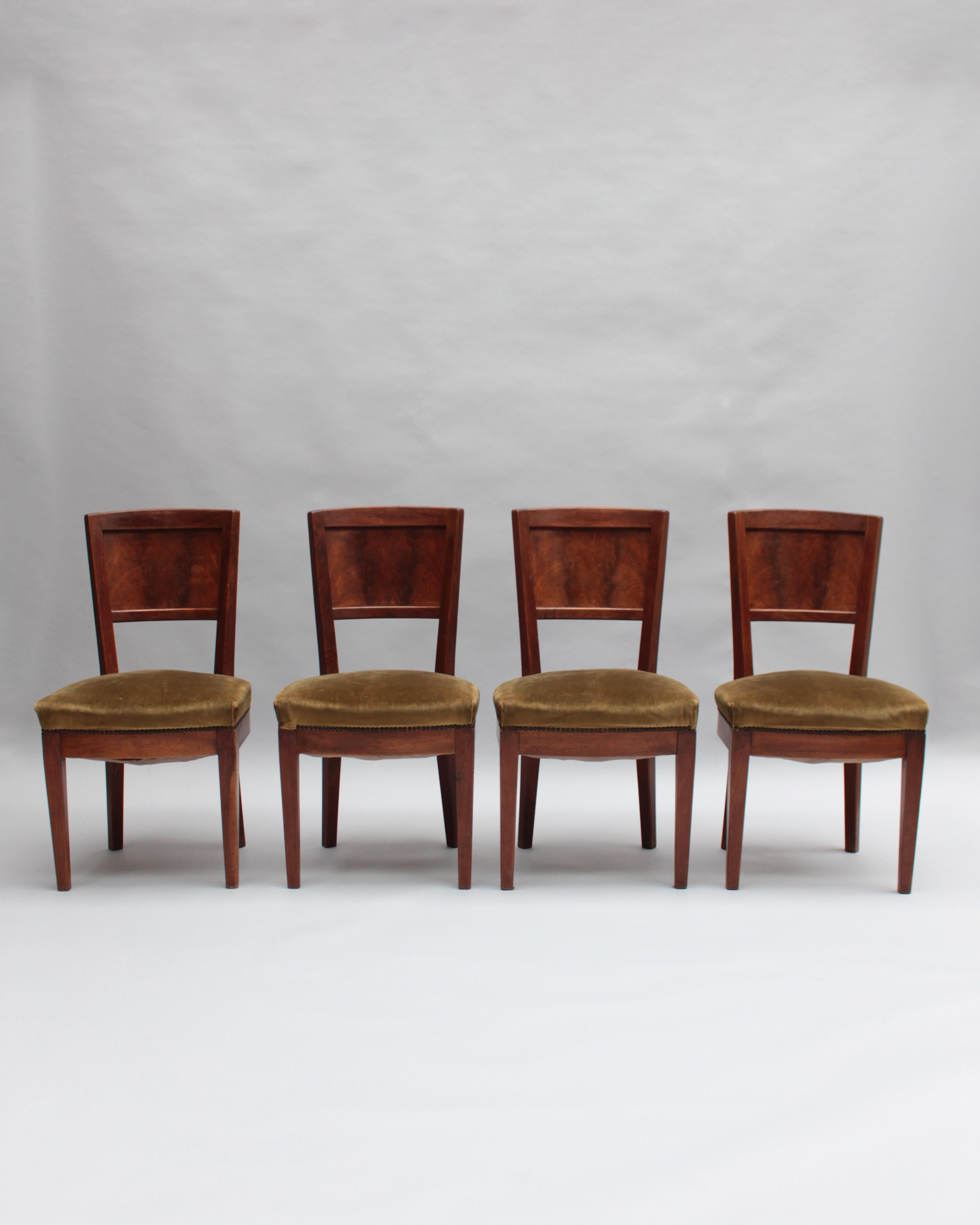 Art Déco 4 raffinate poltrone francesi in noce degli anni '30 attribuite a Francis Jourdain in vendita
