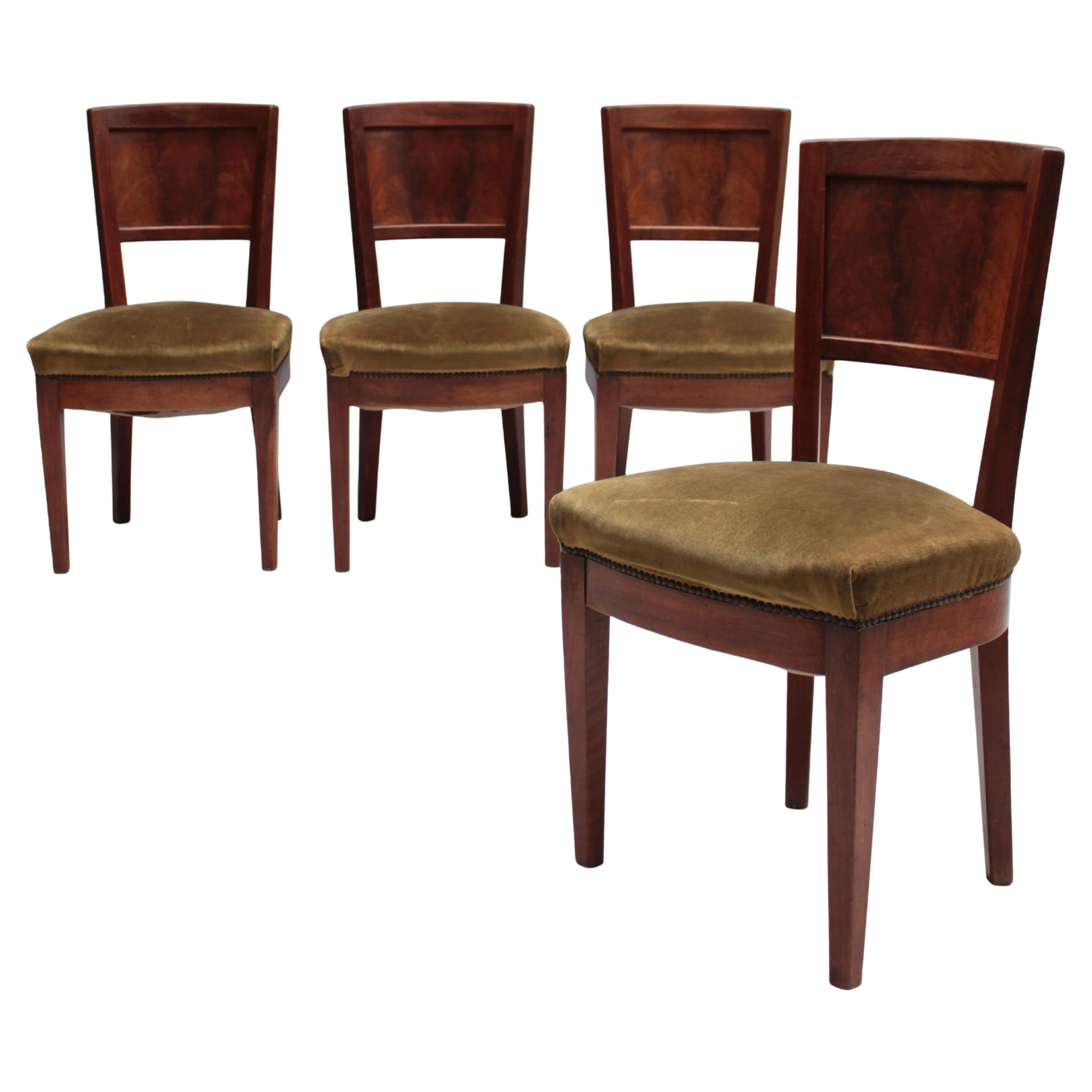 4 raffinate poltrone francesi in noce degli anni '30 attribuite a Francis Jourdain