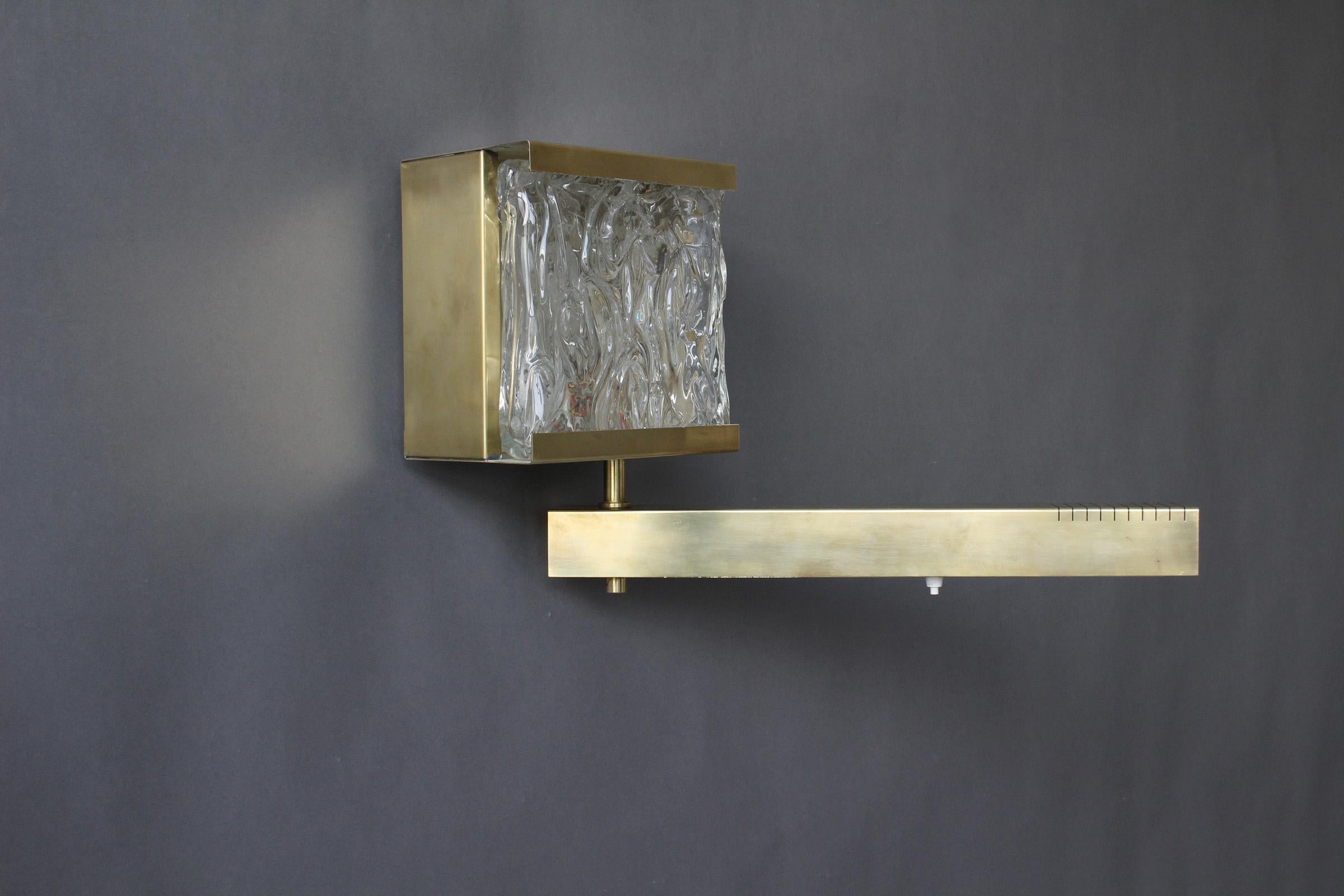 4 Finos Apliques Franceses de Latón y Cristal Texturado de los Años 60 en venta 3