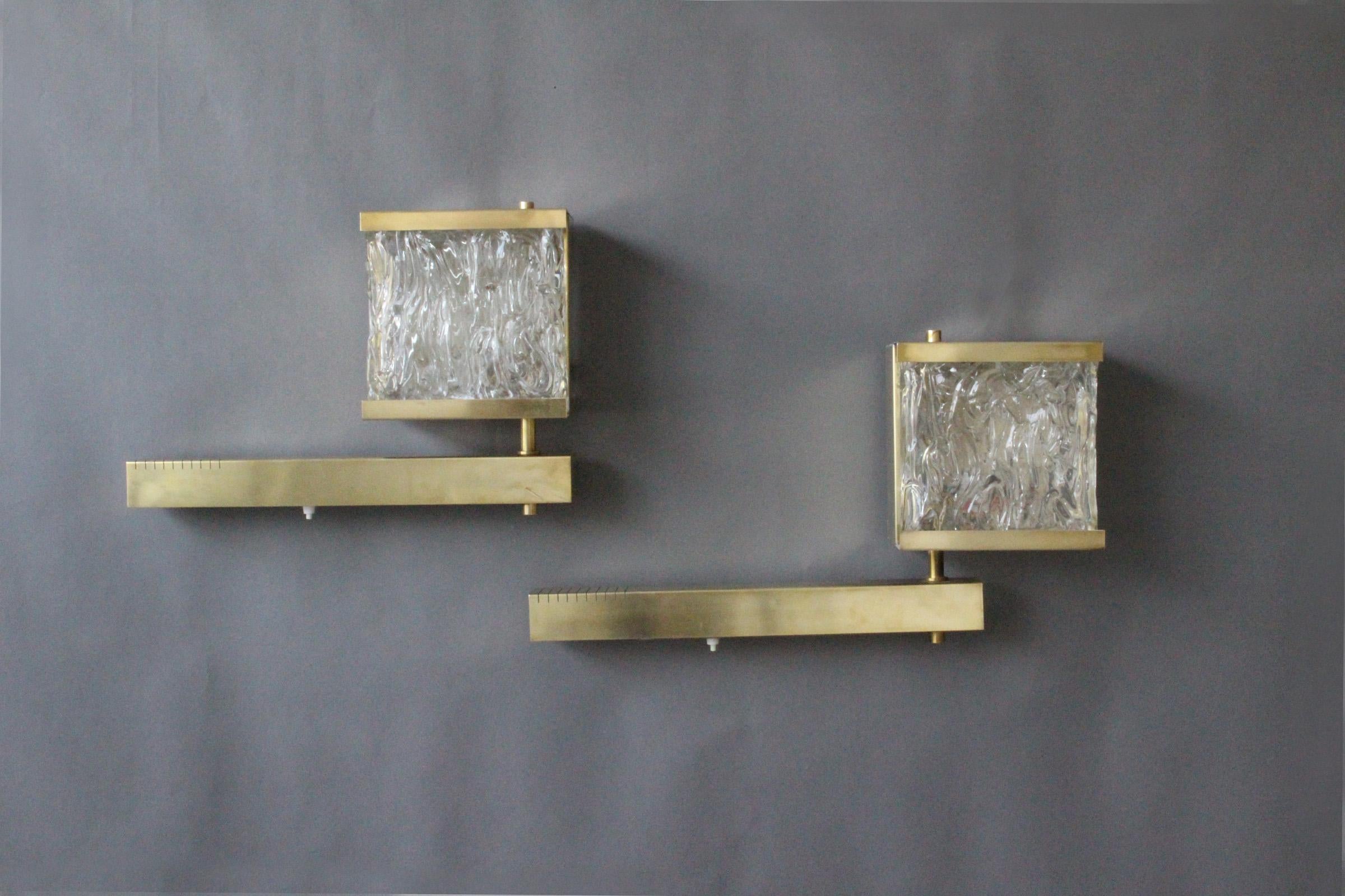 Mid-Century Modern 4 Fine French 1960s Brass and Textured Glass Sconces For Sale