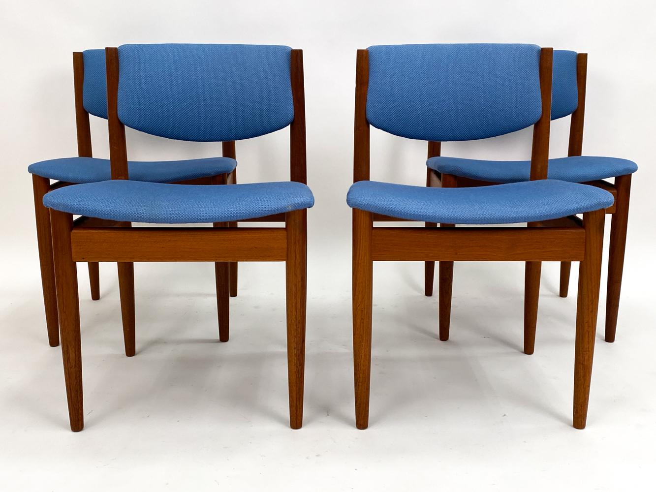 Mid-Century Modern (4) Finn Juhl for France & Son Teak Model 197 Chairs For Sale