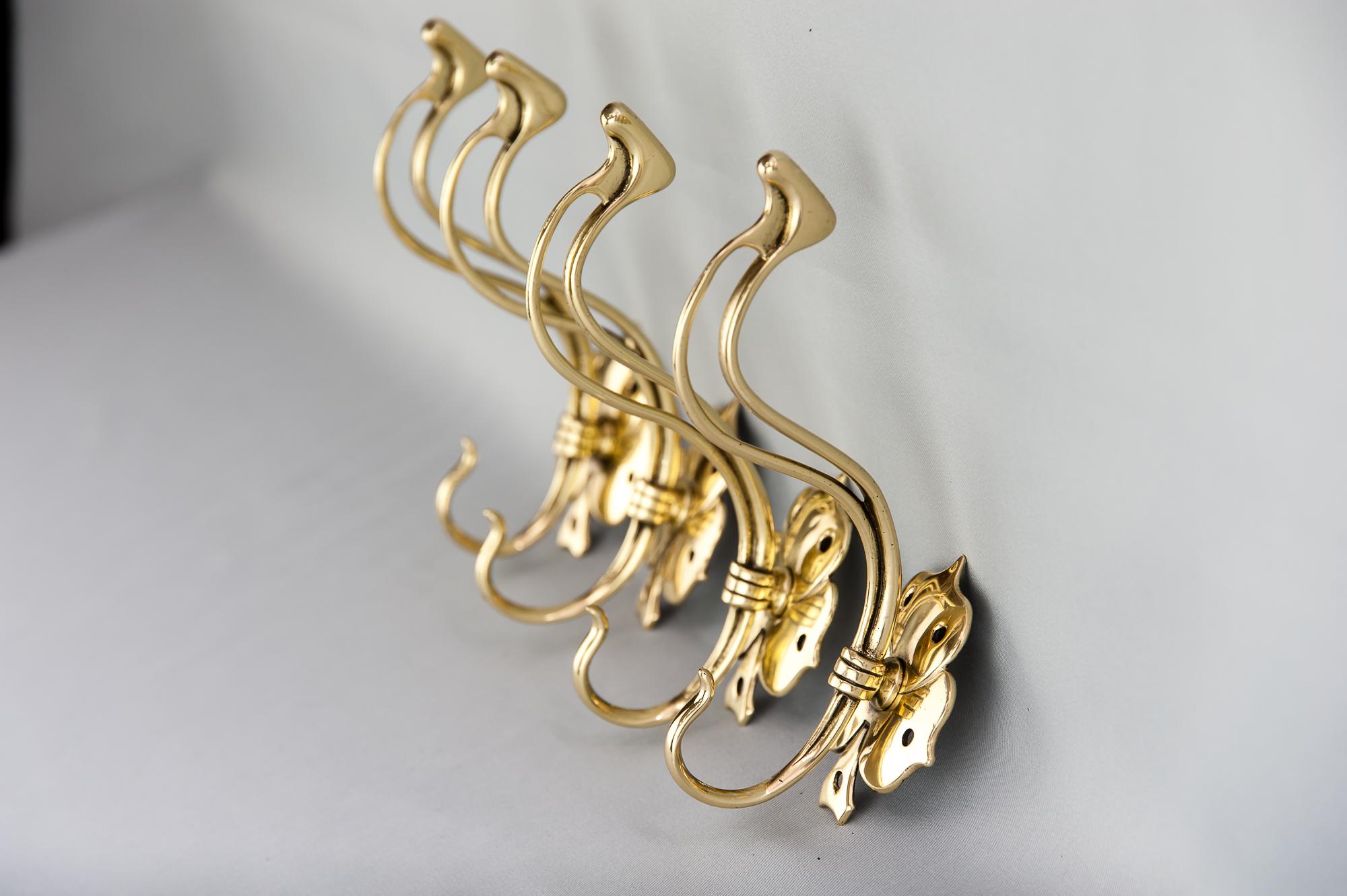 4 Floral Brass Hooks Jugendstil, circa 1907 (Österreichisch)