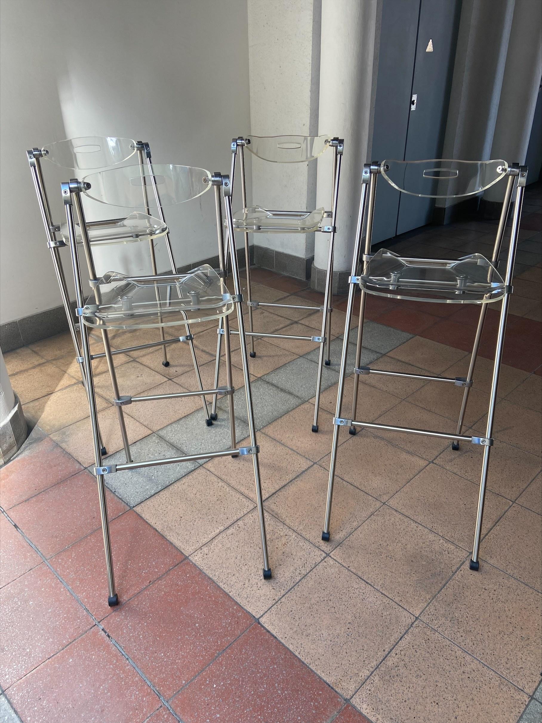 4 Folding Bar Chairs Metal and Clear Plexiglass Island Chairs Kitchen In Good Condition For Sale In Saint Ouen, FR