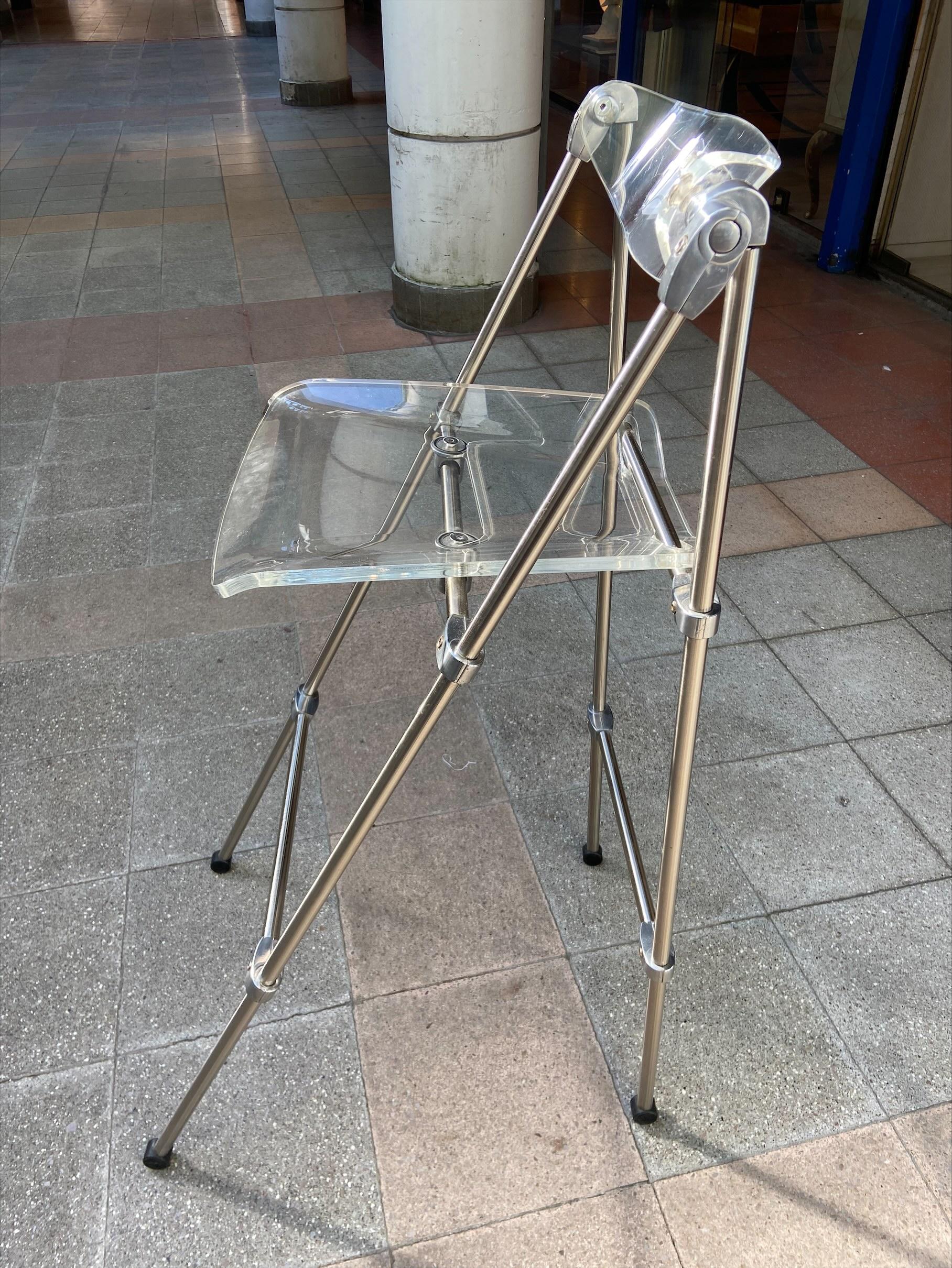 Late 20th Century 4 Folding Bar Chairs Metal and Clear Plexiglass Island Chairs Kitchen For Sale