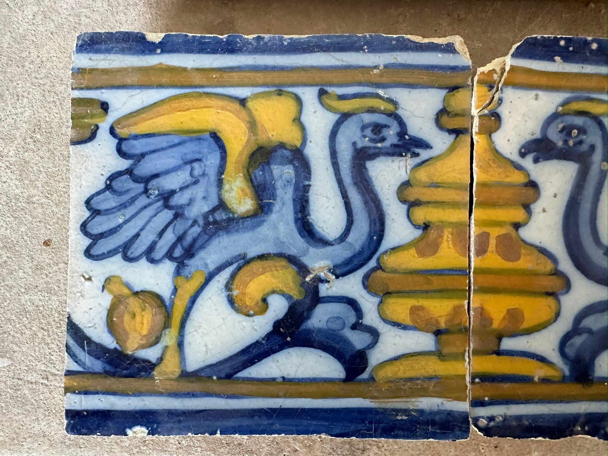 XVIIIe siècle et antérieur (4) Quatre carreaux portugais, 16e siècle (1530/1550) Articles de collection très rares en vente