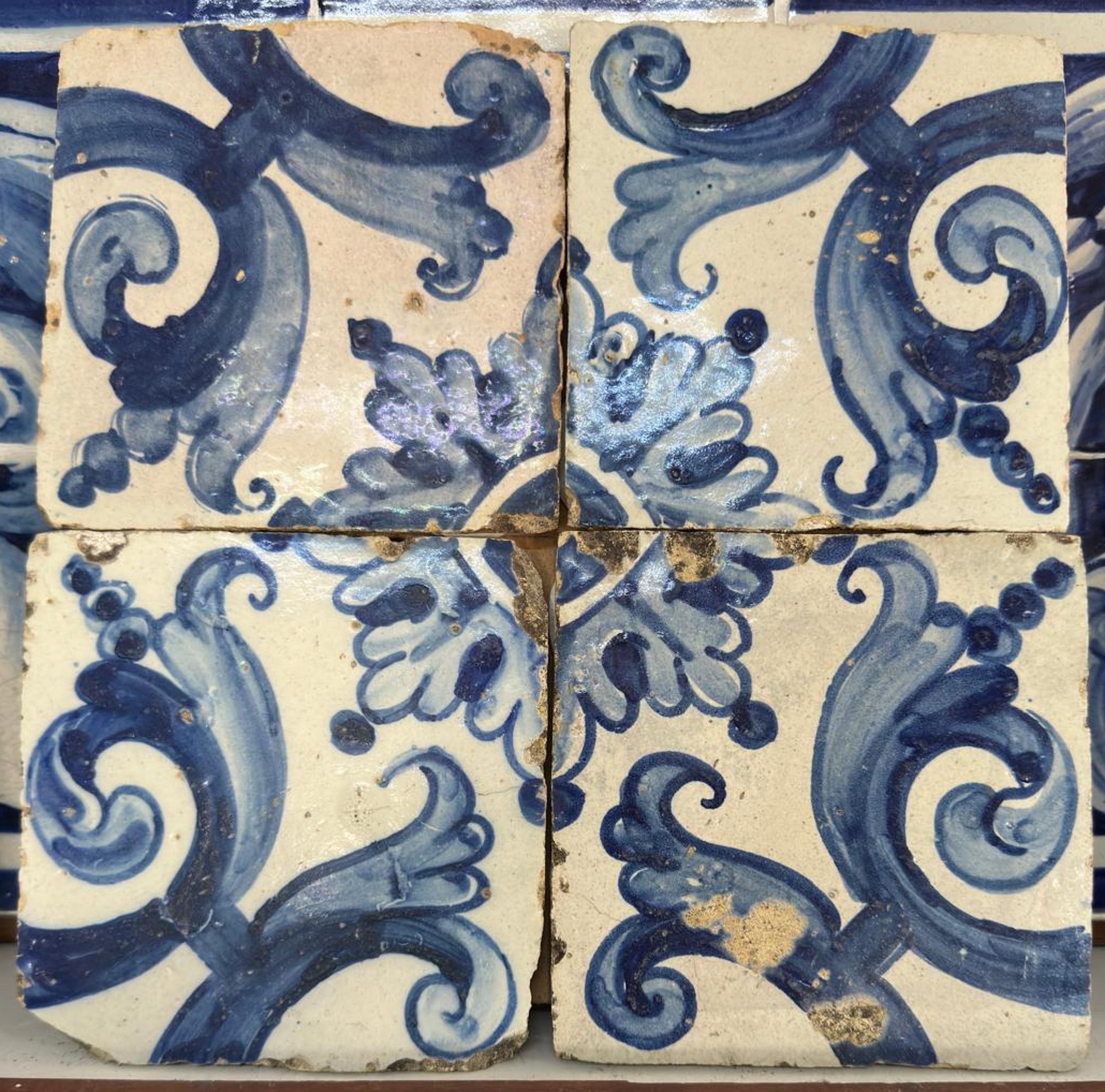 (4) Four Portuguese Tiles 17th Century (1630/1680) Very Rare Collectible

each tile 14cm x 14cm

total: 28cm x 28cm

Original, unrestored

Ready to hang on the wall

The old Portuguese Tile 