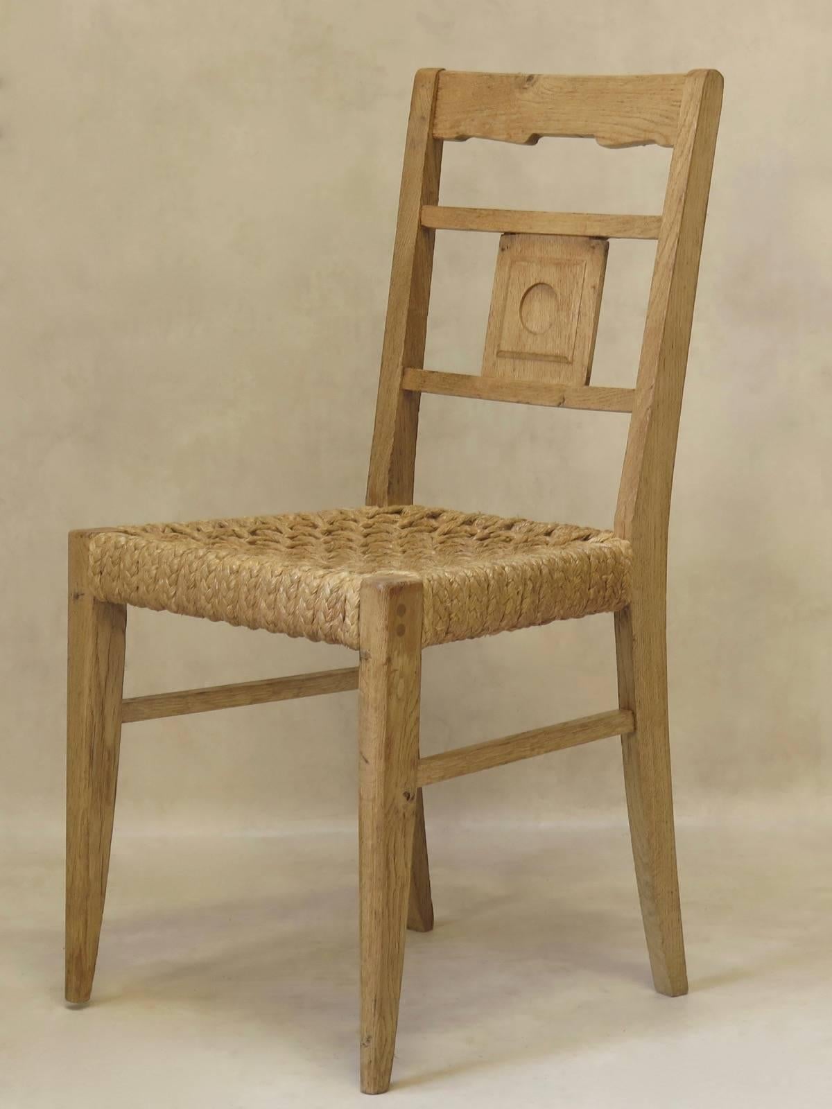 Mid-Century Modern Quatre chaises françaises des années 1950 attribuées à Audoux-Minet en vente