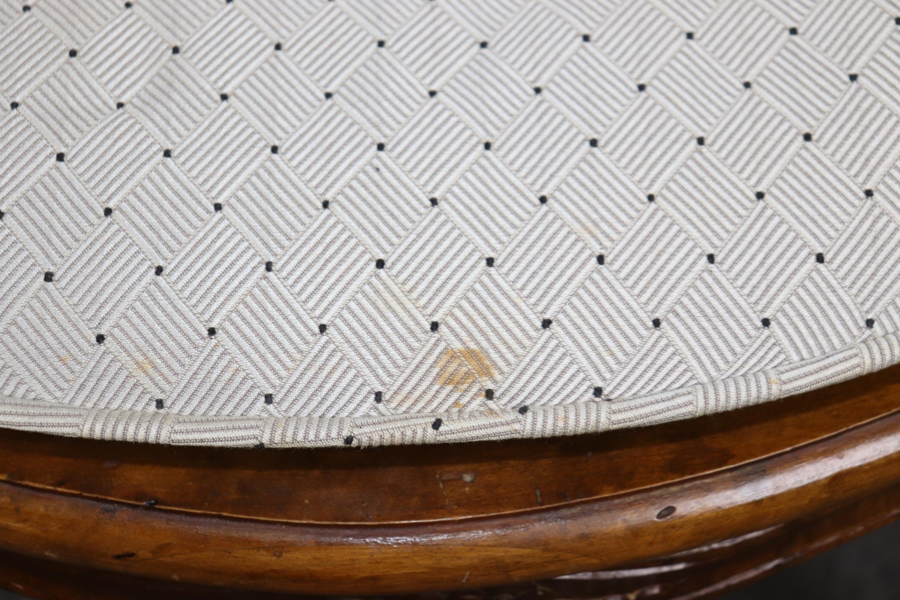4 Poltrone aperte imbottite con schienale a canne in stile Louis XV francese in vendita 11