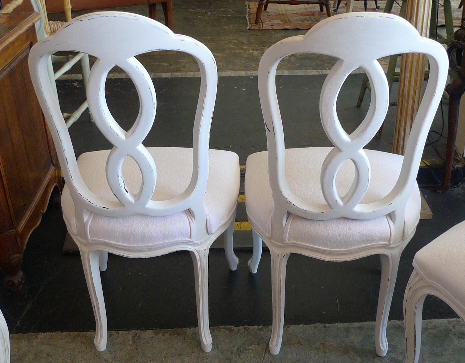 4 French Louis XV Style Painted Dining Chairs Reupholstered with Vintage Fabric In Distressed Condition In Santa Monica, CA