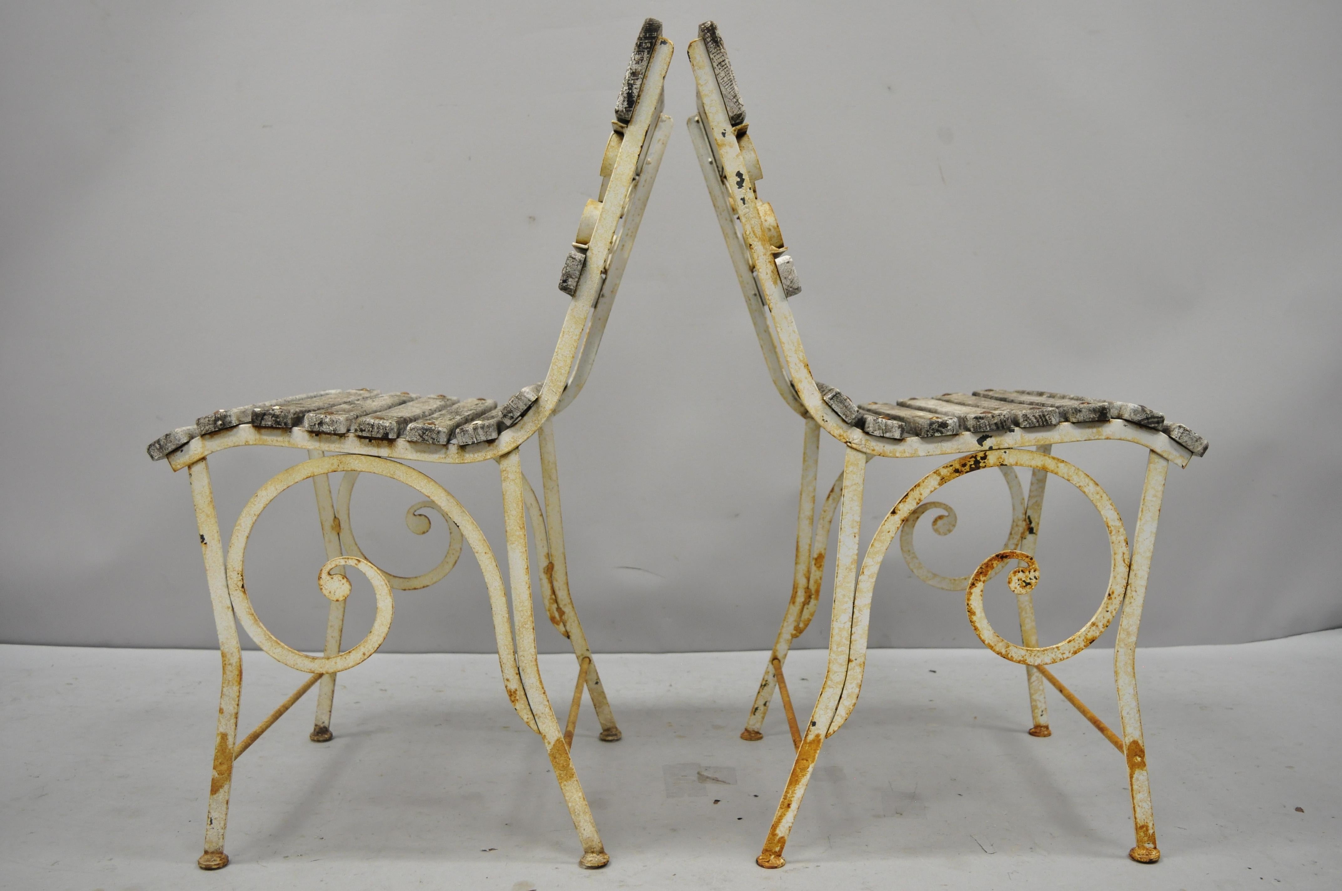 4 French Wrought Iron Wooden Slat Seat Garden Chairs by Maison Provence & Fils In Good Condition In Philadelphia, PA