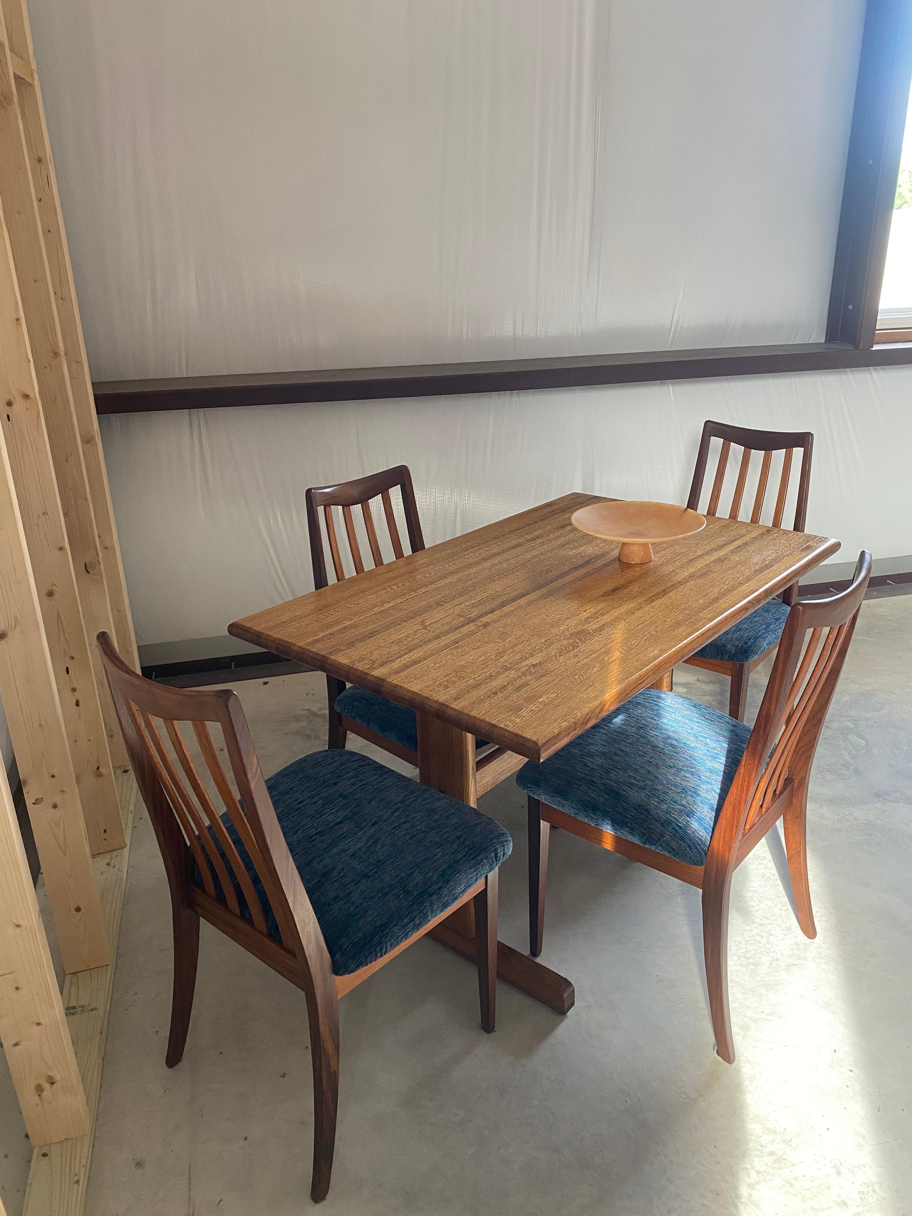 Scandinave moderne (4) Chaises de salle à manger en teck G-Plan + table en Oak en vente