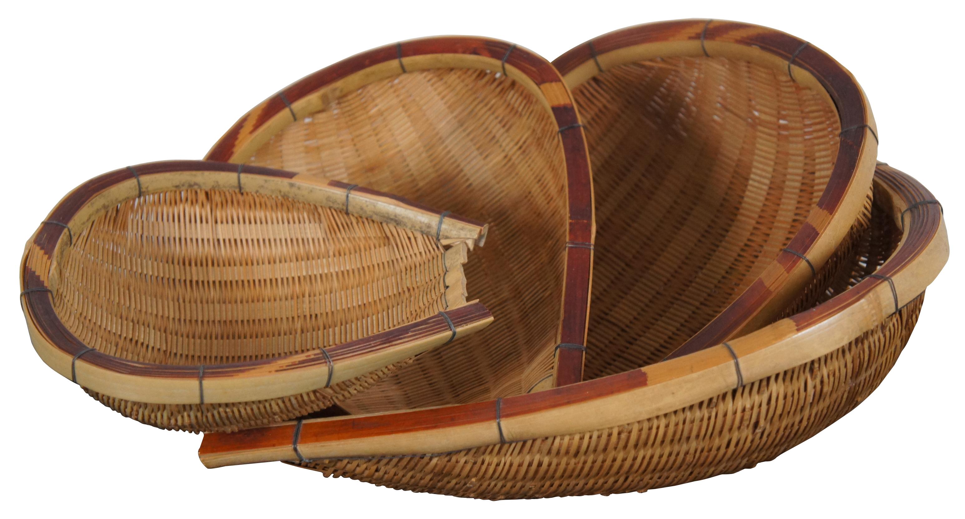 Folk Art 4 Hand Made Wicker Nesting Baskets Fruit Bowls Native Shovel Dust Pan For Sale