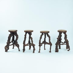 4 Taburetes de bar Brutalistas trípodes de madera de vid y roble, Francia, años 50