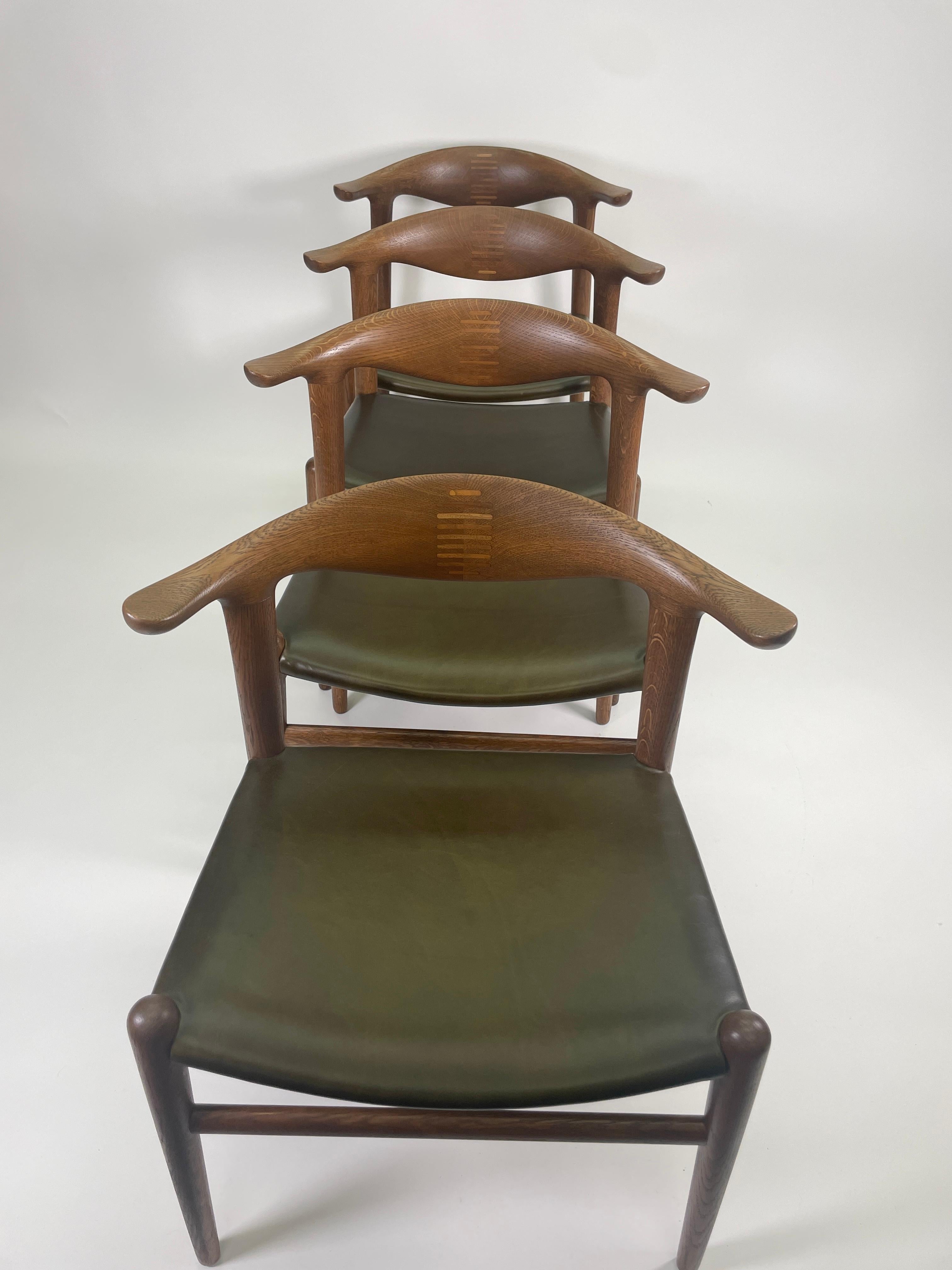 4 Hans J. Wegner Cow Horn Chairs for Johannes Hansen in Oak For Sale 4