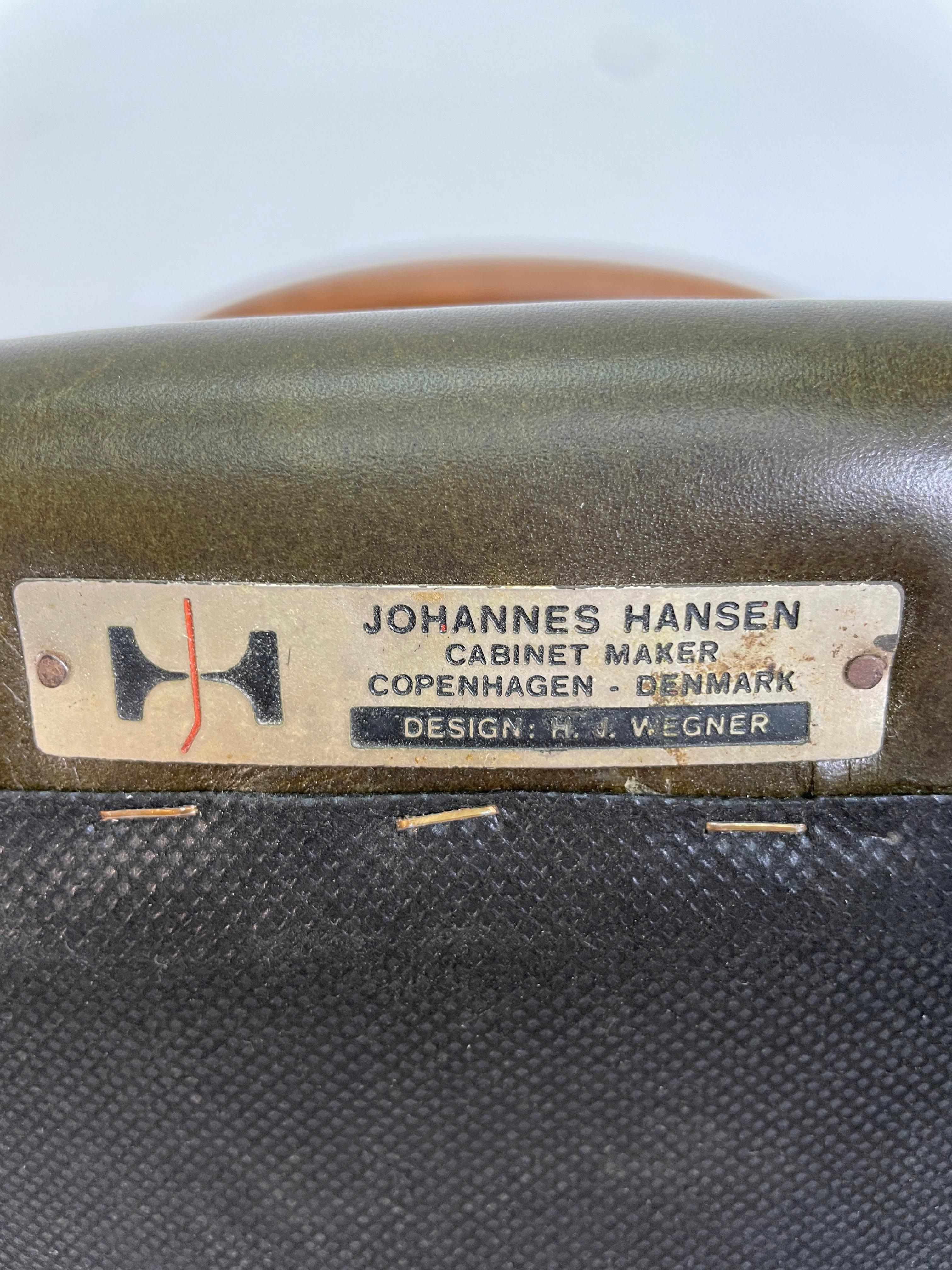 4 chaises Hans J. Wegner à corne de vache pour Johannes Hansen en Oak Bon état - En vente à San Diego, CA