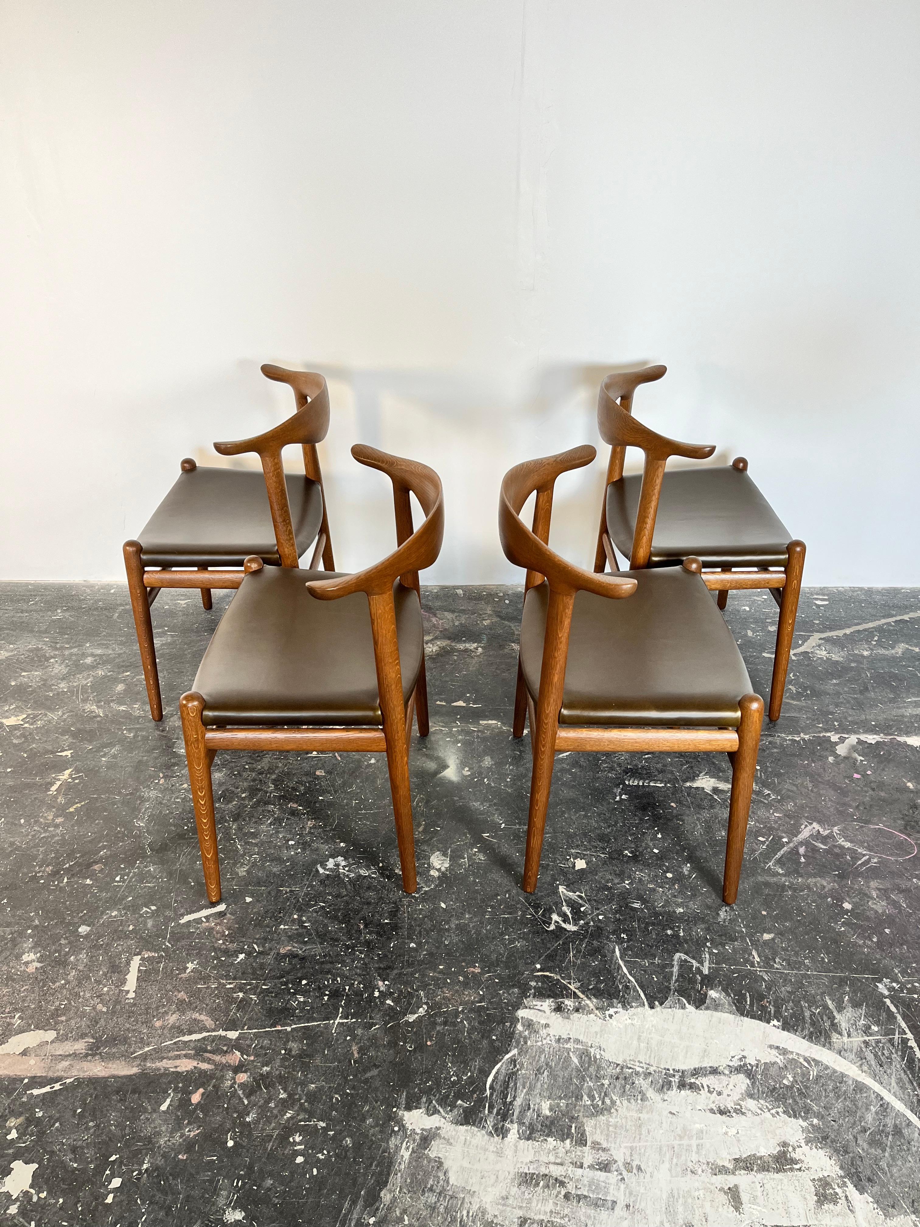 4 Hans J. Wegner Cow Horn Chairs for Johannes Hansen in Oak In Good Condition For Sale In San Diego, CA