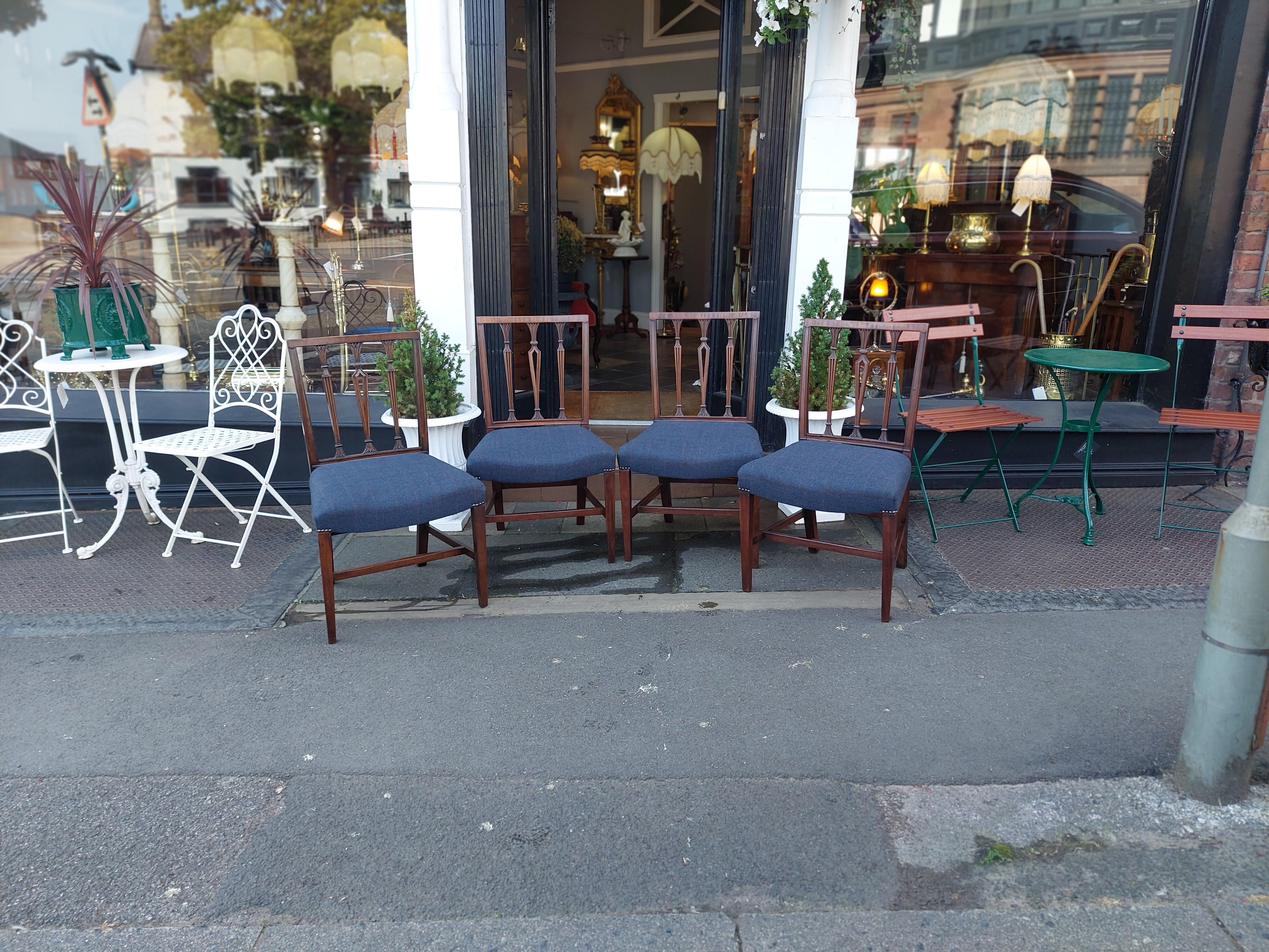 4 Sedie da pranzo in mogano George Hepplewhite Design con gambe quadrate e sedili imbottiti in Harris Tweed - 21 