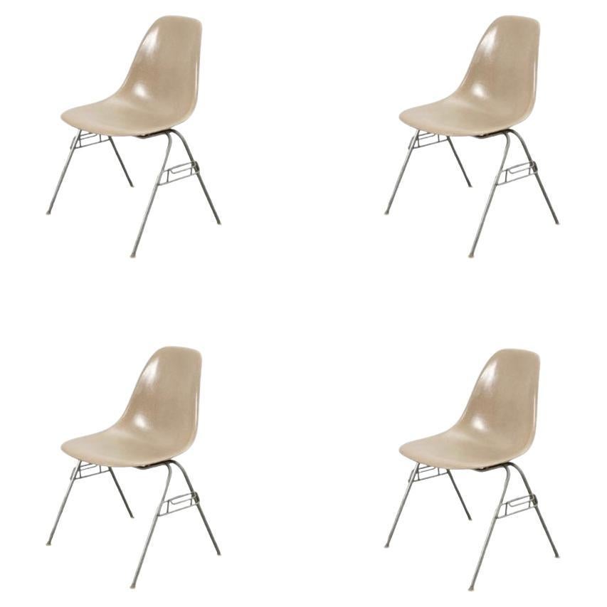 4 Herman Miller Eames Beige Dining Chairs