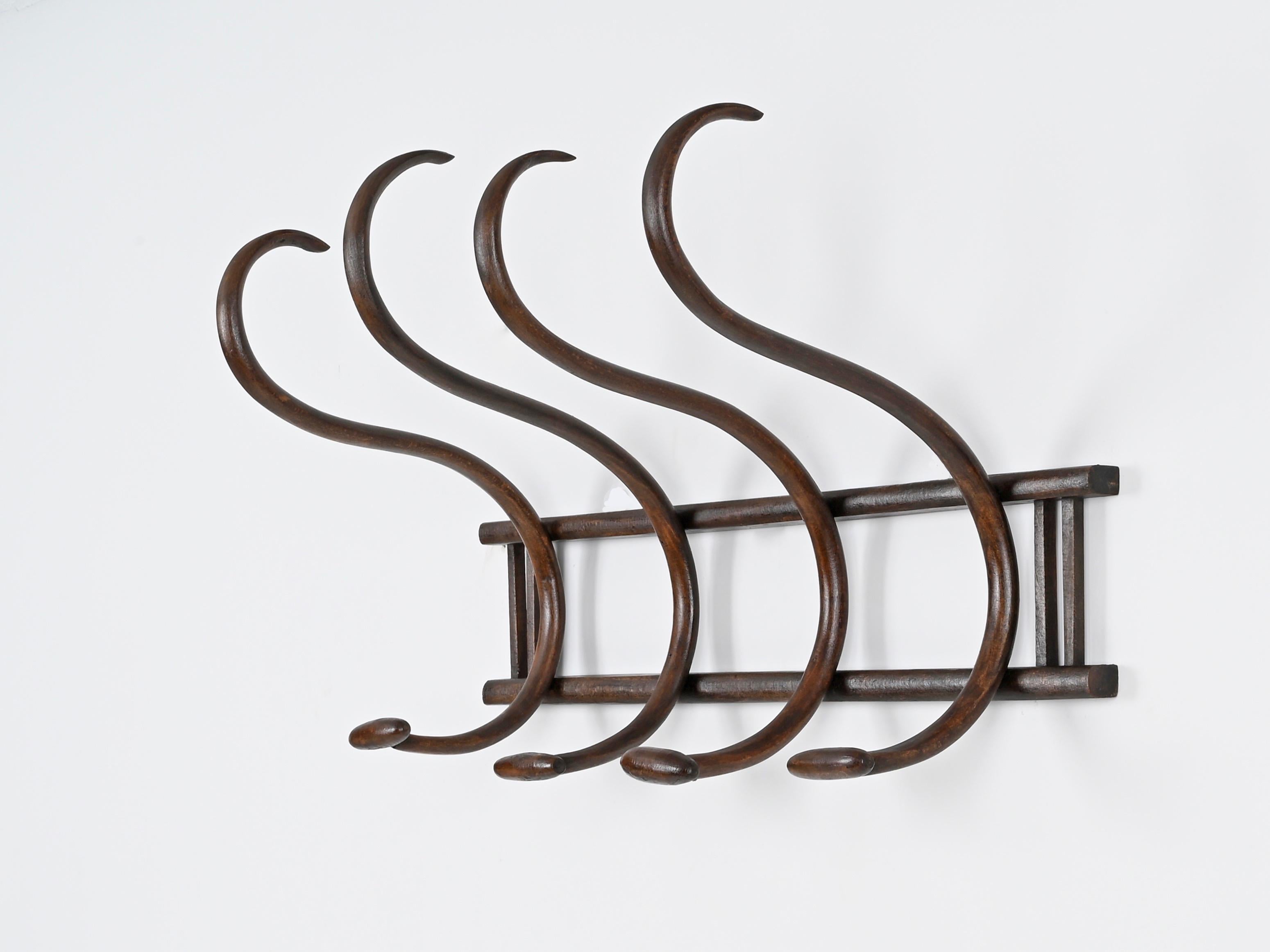 4 Garderobenständer aus Nussbaumholz mit Kapuze von Michael Thonet, Frankreich, Anfang 1900 im Angebot 3