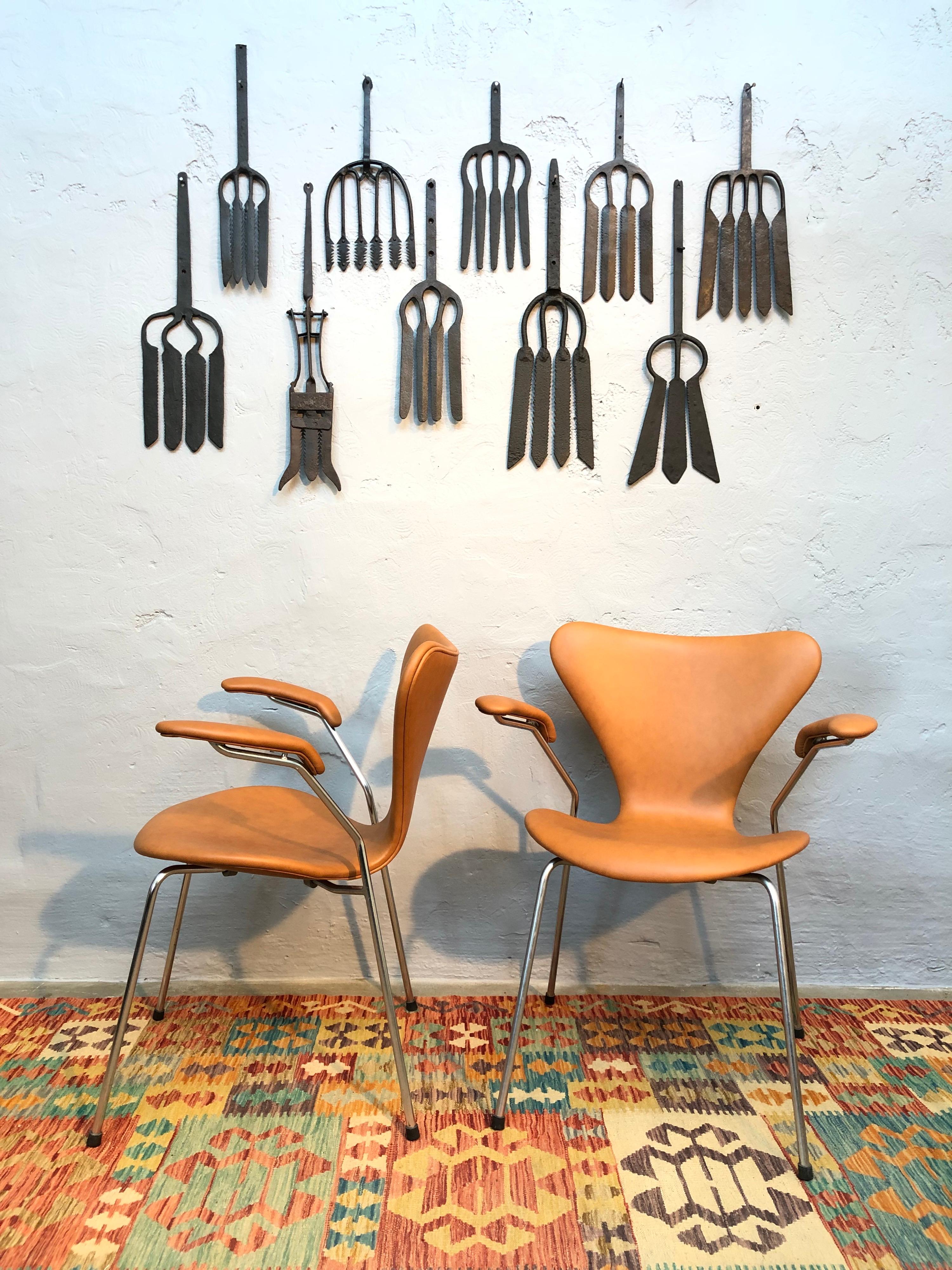 Danish 4 Iconic Vintage Arne Jacobsen for Fritz Hansen Chairs 3107/3207 in Leather
