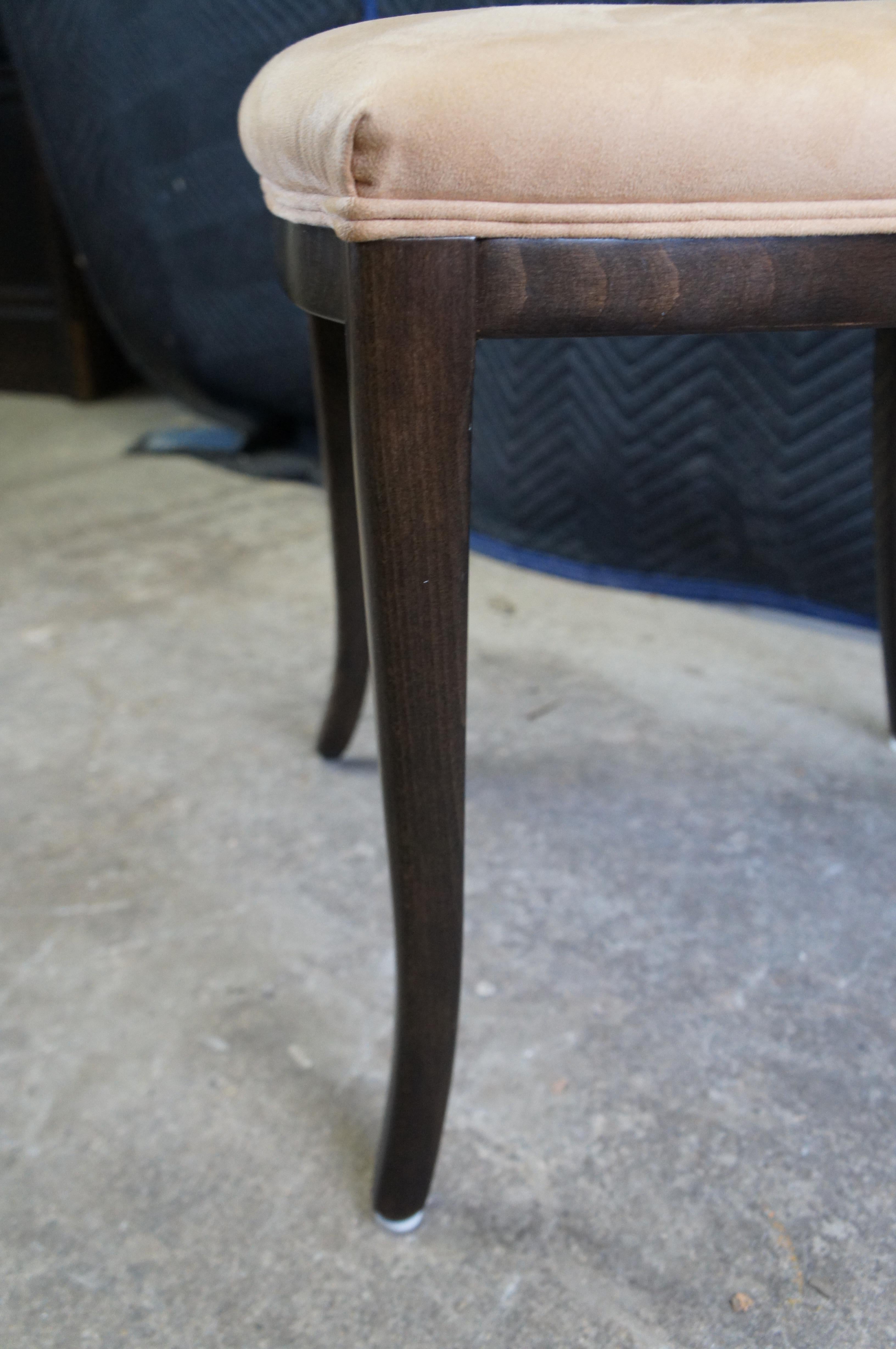 4 chaises de salle à manger modernes italiennes Parsons en chêne foncé et daim en vente 4