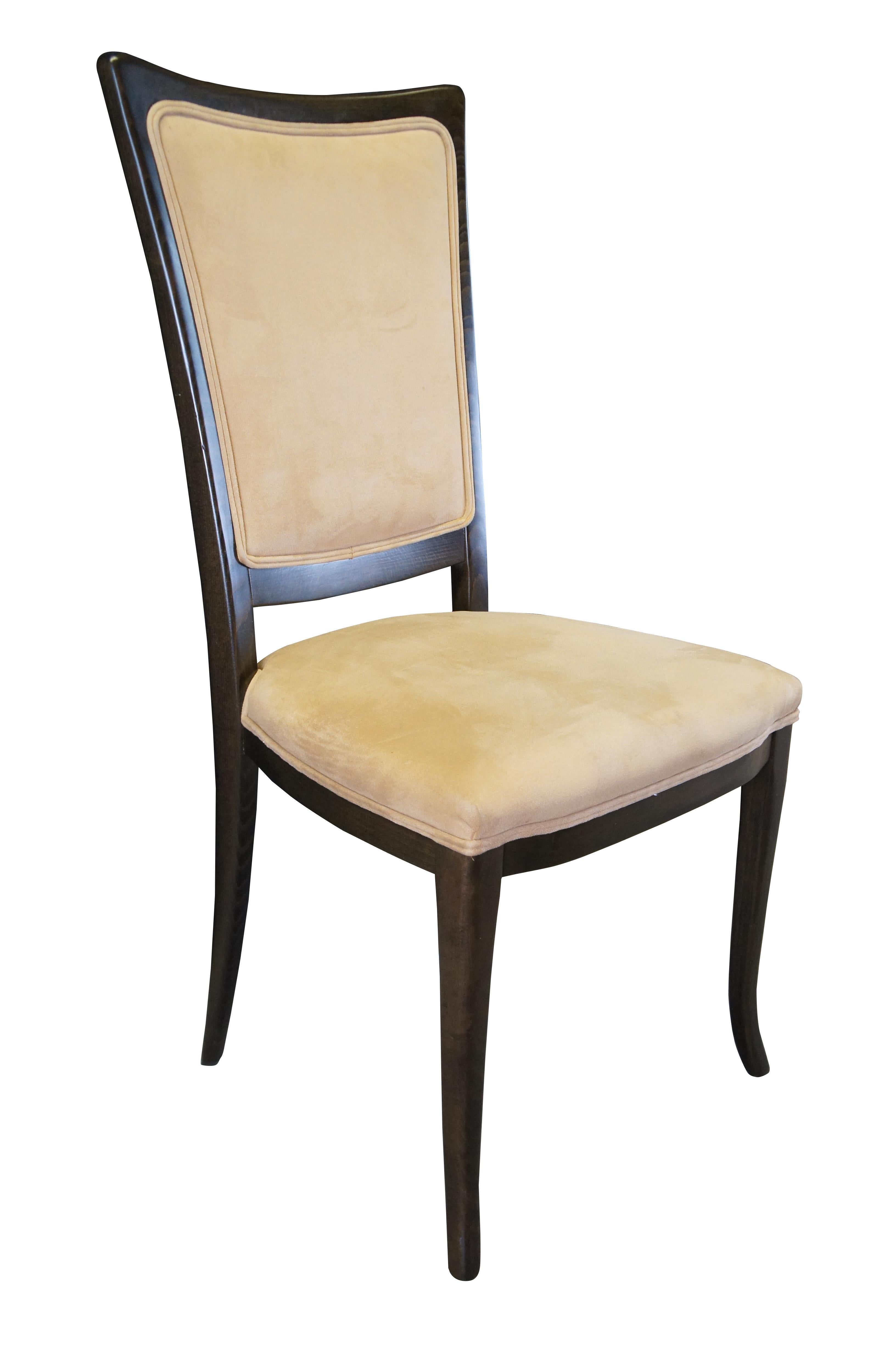 Moderne 4 chaises de salle à manger modernes italiennes Parsons en chêne foncé et daim en vente