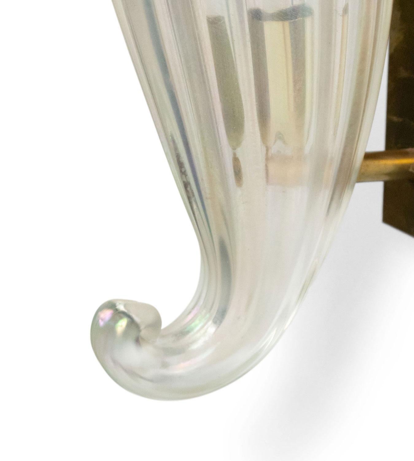 italien 4 Appliques Murales Italiennes en Verre de Murano irisé en Forme de Corne d'Abondance en vente