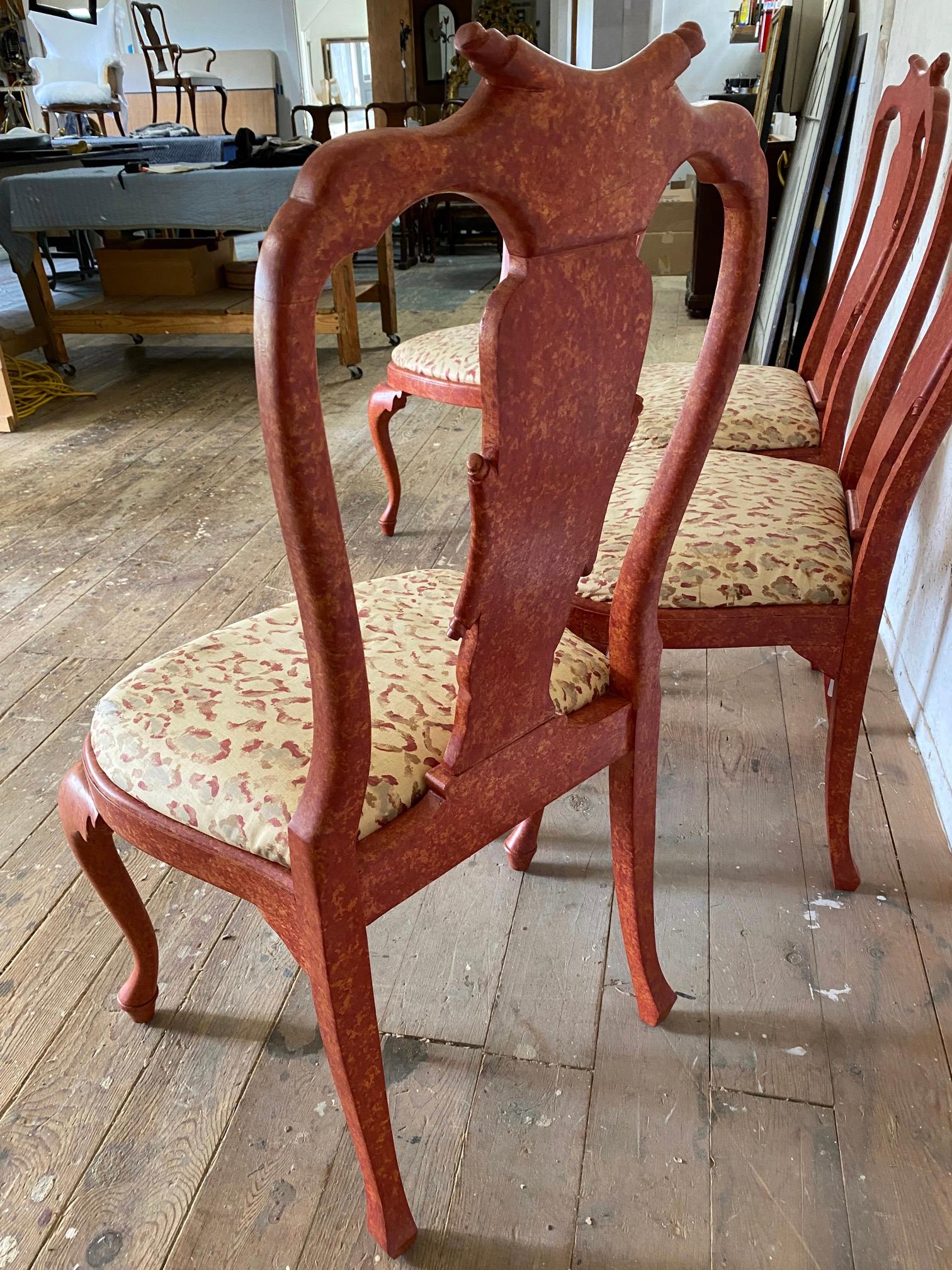 Bois 4 chaises de salle à manger italiennes de style rococo peintes en rouge en vente