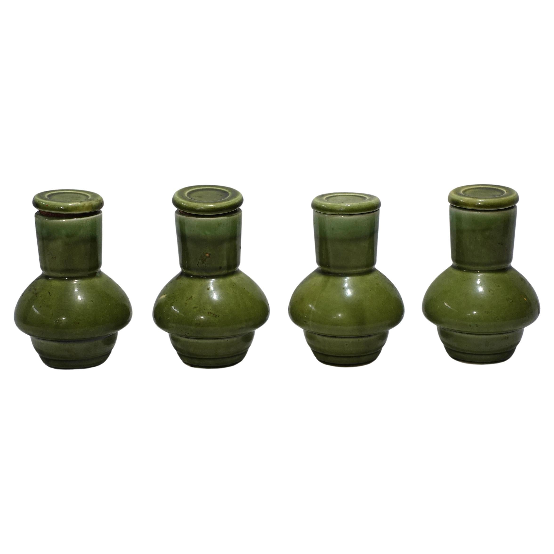 4 bouteilles de Sake en porcelaine japonaise NASCO